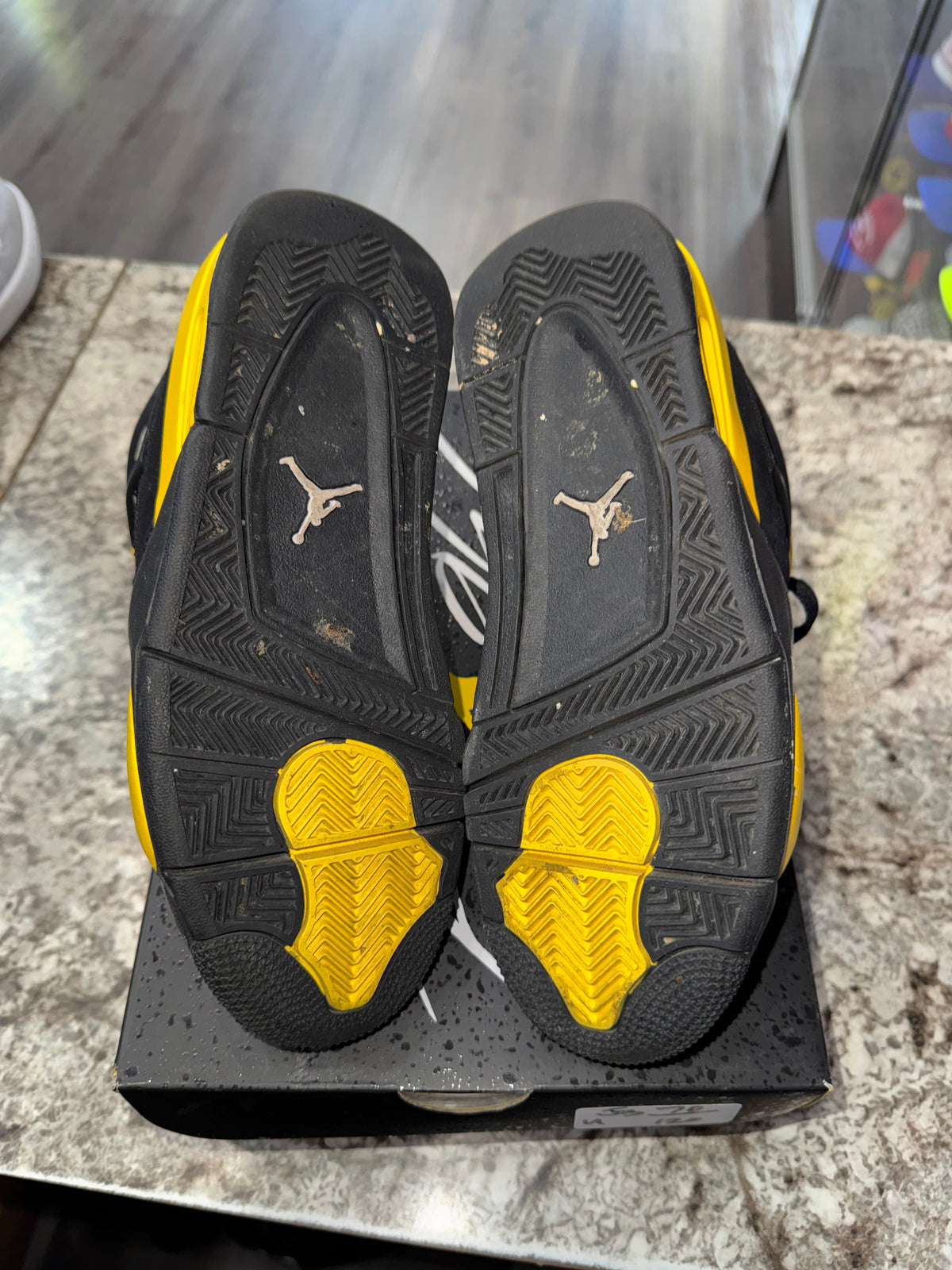 Jordan 4 Retro Thunder (2023) (GS)