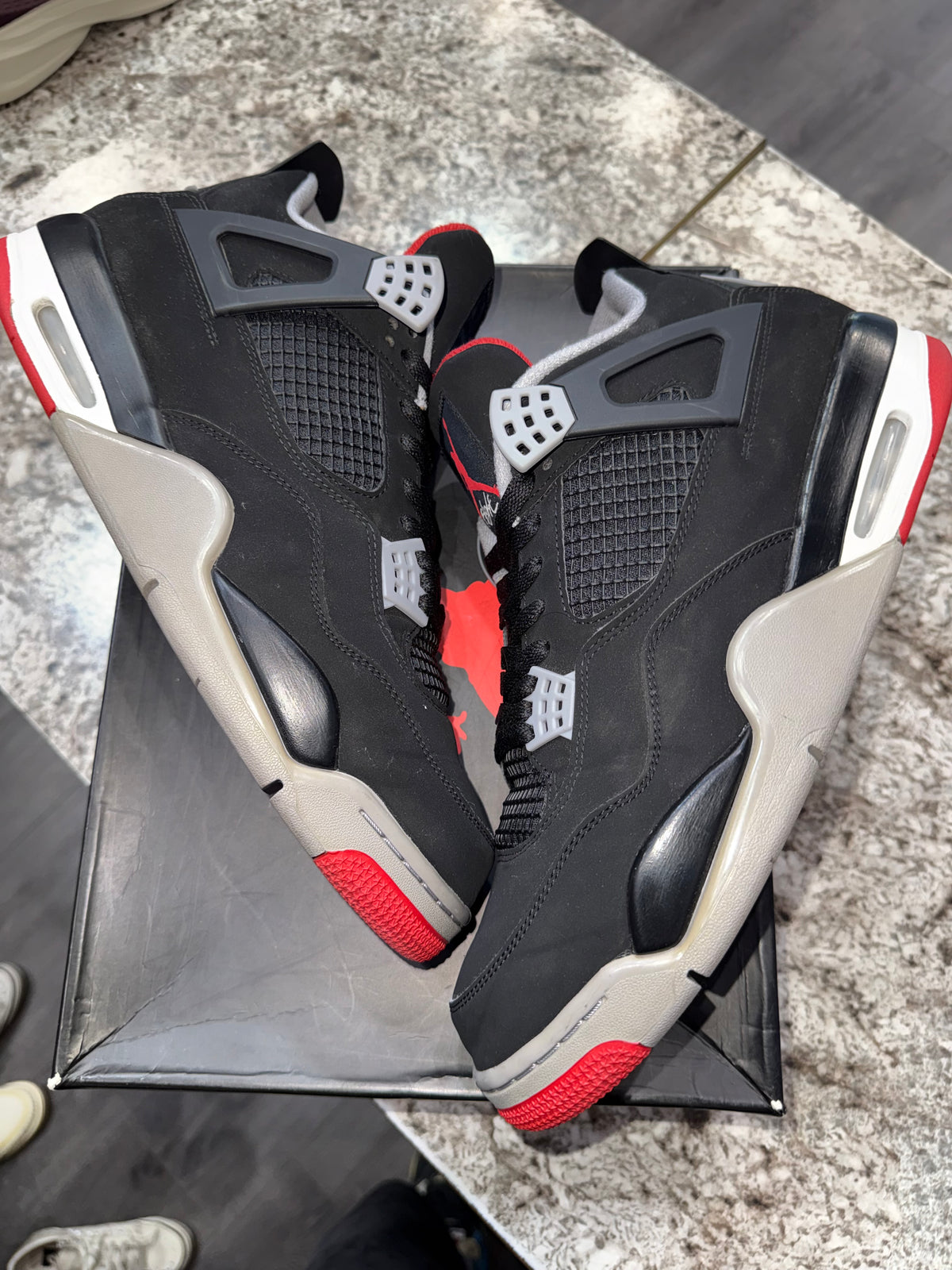 Jordan 4 Retro Bred (2019)