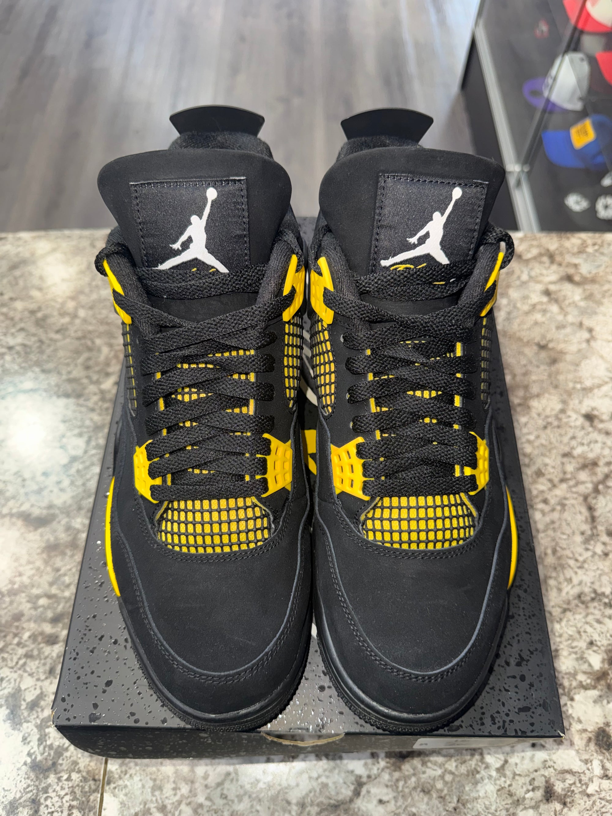 Jordan 4 Retro Thunder (2023)