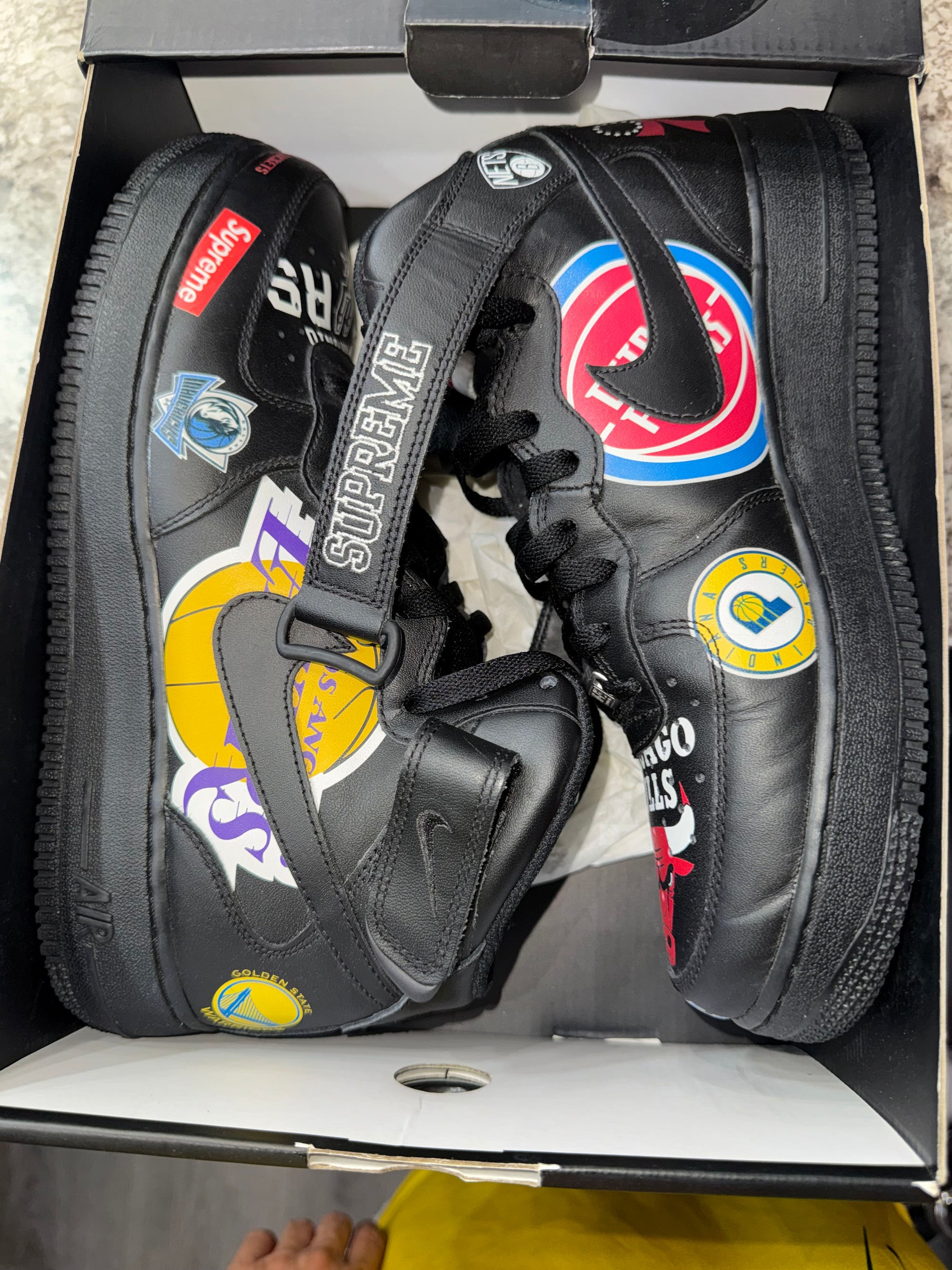 Nike Air Force 1 Mid Supreme NBA Black