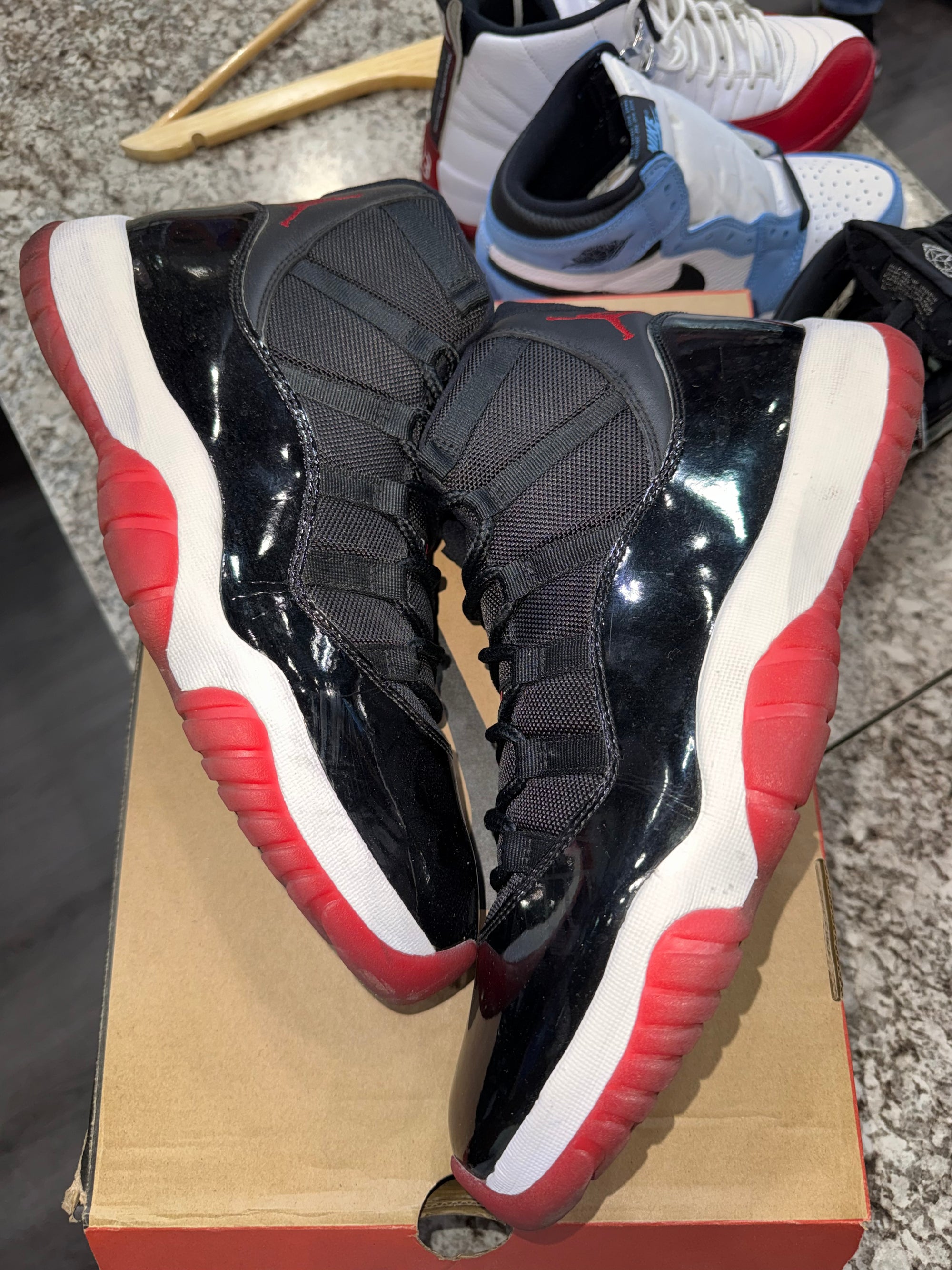 Jordan 11 Retro Playoffs Bred (2019)