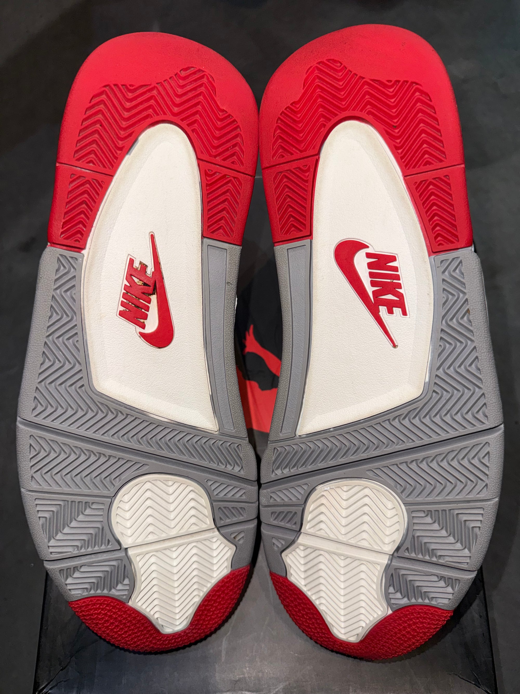 Jordan 4 Retro Bred (2019)