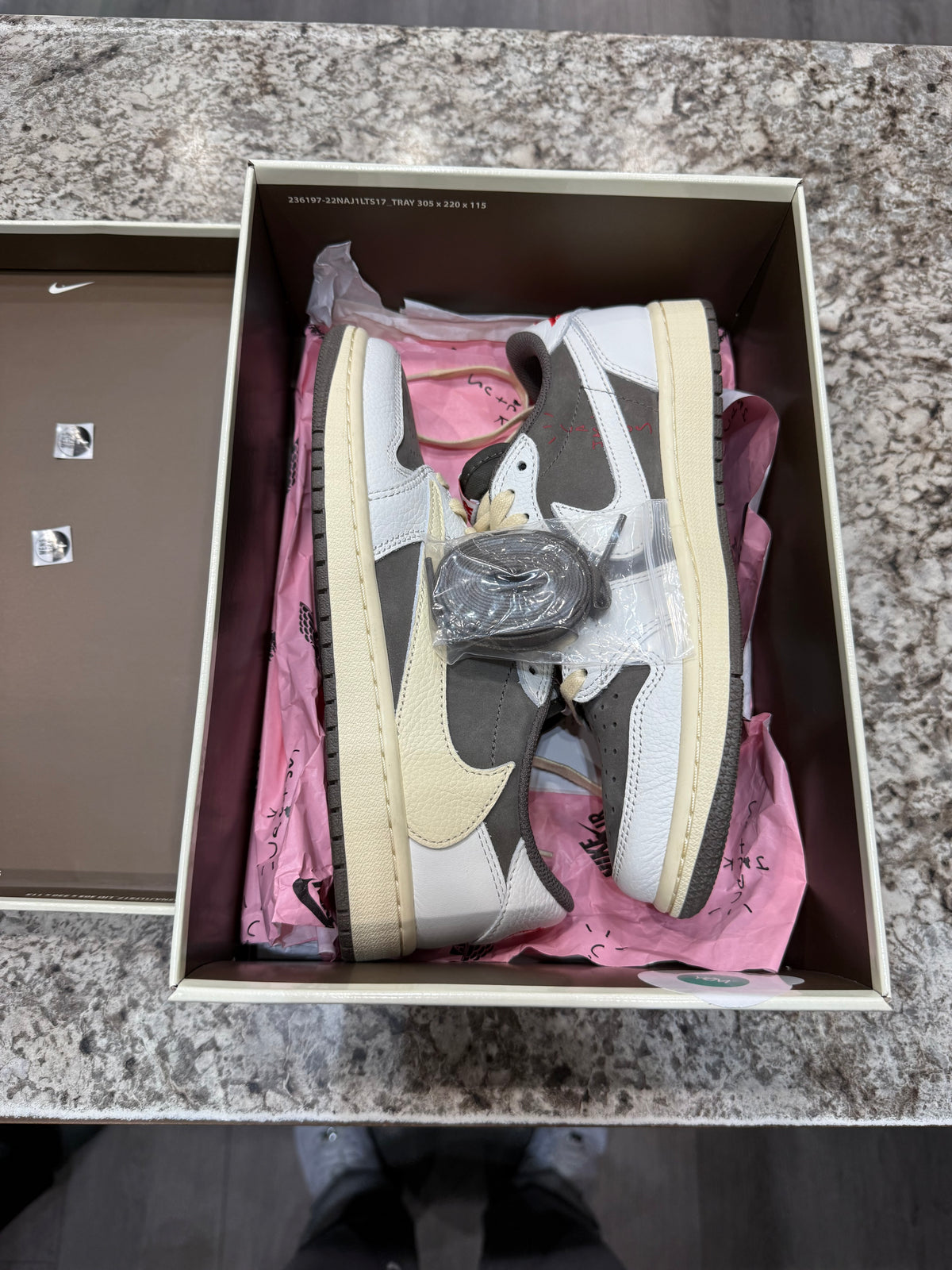 Jordan 1 Retro Low OG SP Travis Scott Reverse Mocha