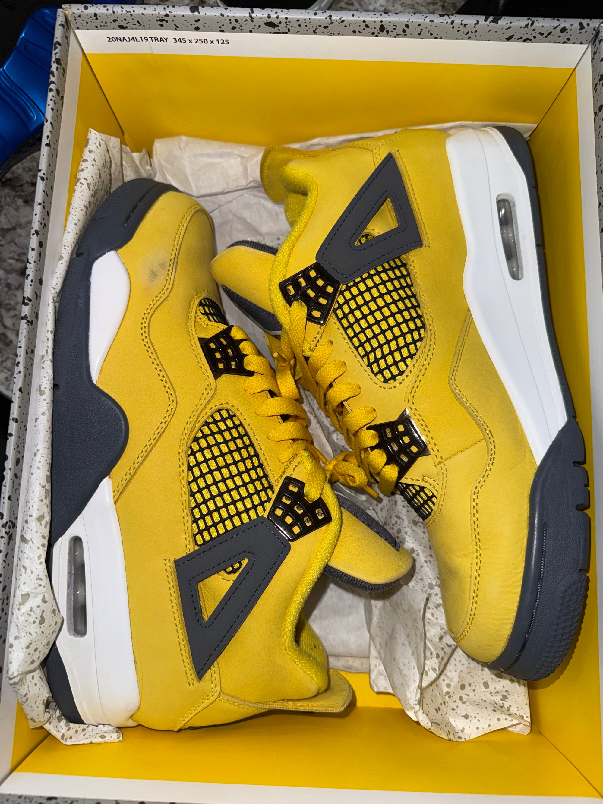 Jordan 4 Retro Lightning (2021)
