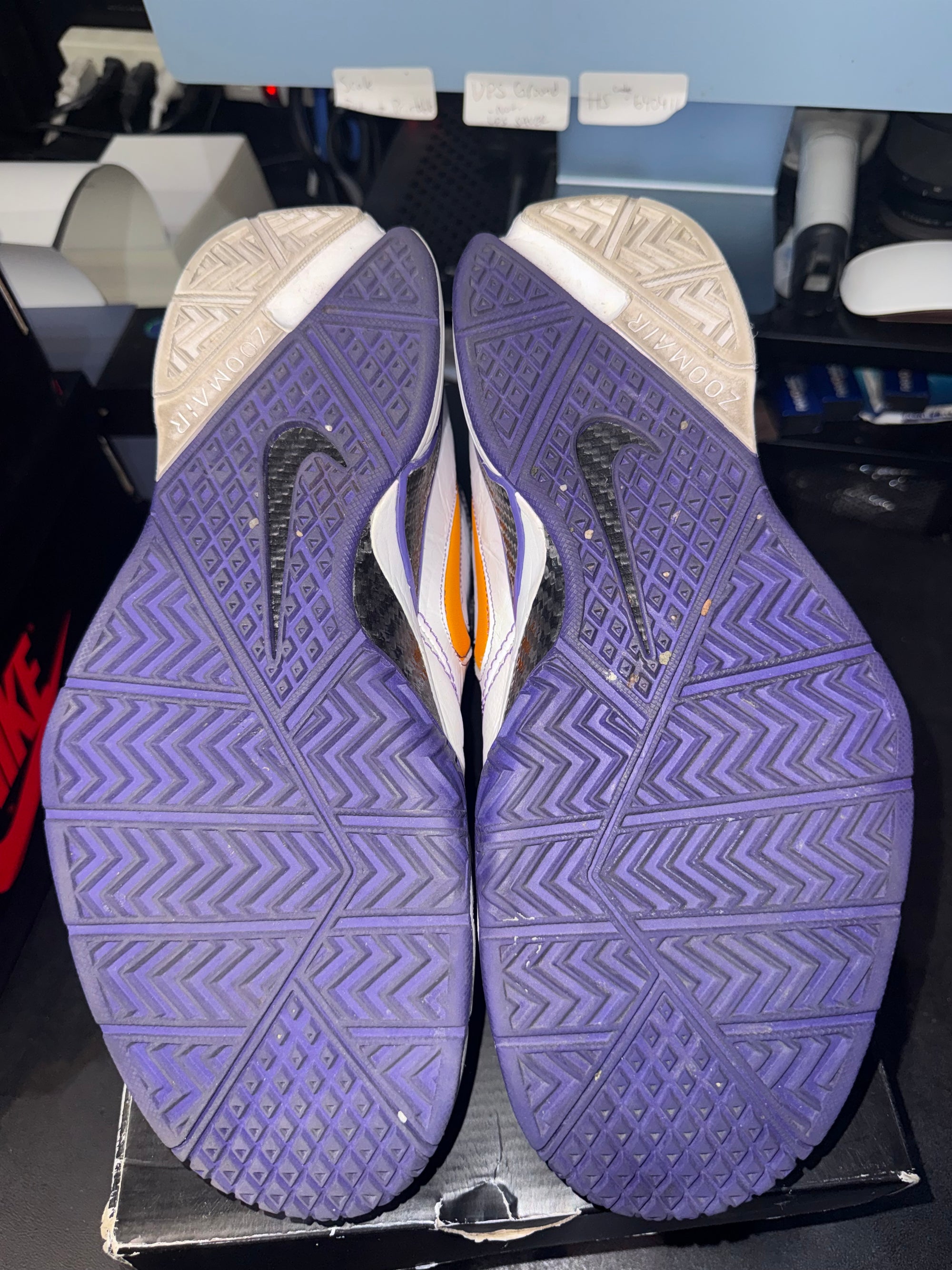 Nike Kobe 1 Protro Think 16 Close Out (DAMAGED BOX)