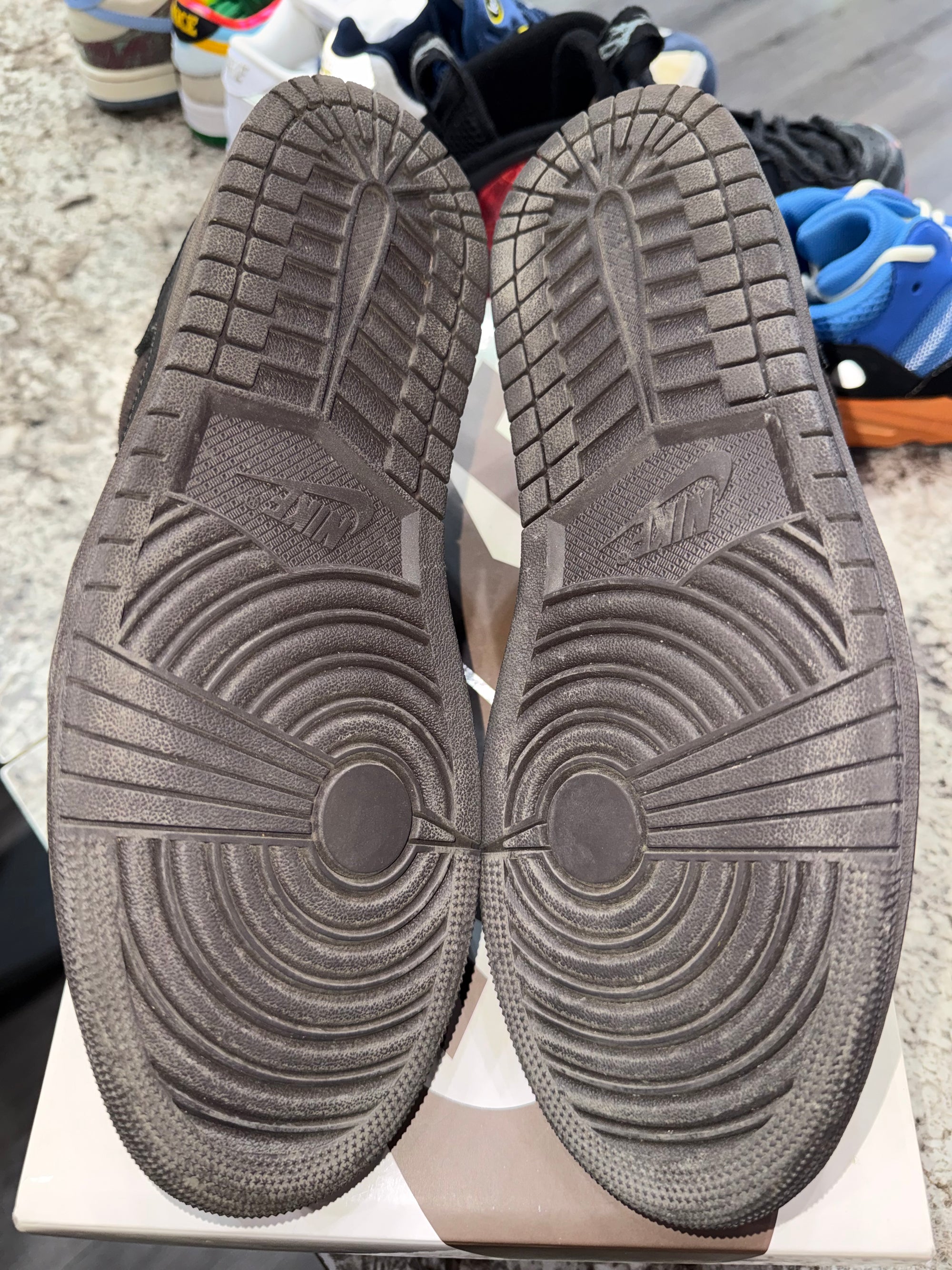 Jordan 1 Retro Low OG SP Travis Scott Velvet Brown