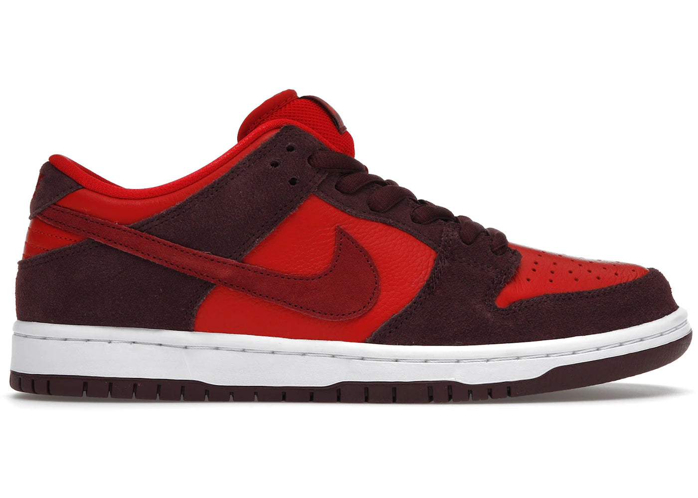 Nike SB Dunk Low Cherry (DAMAGED BOX)