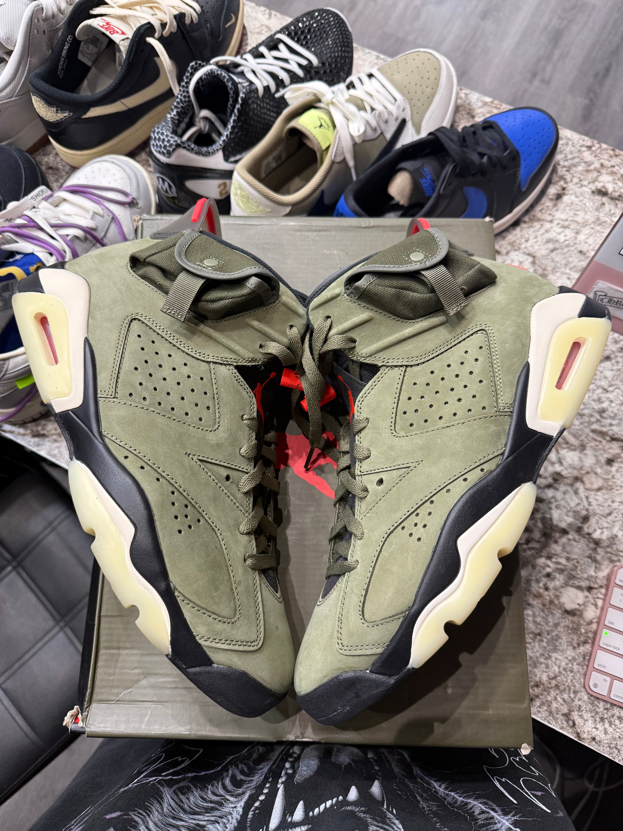 Jordan 6 Retro Travis Scott (DAMAGED BOX)