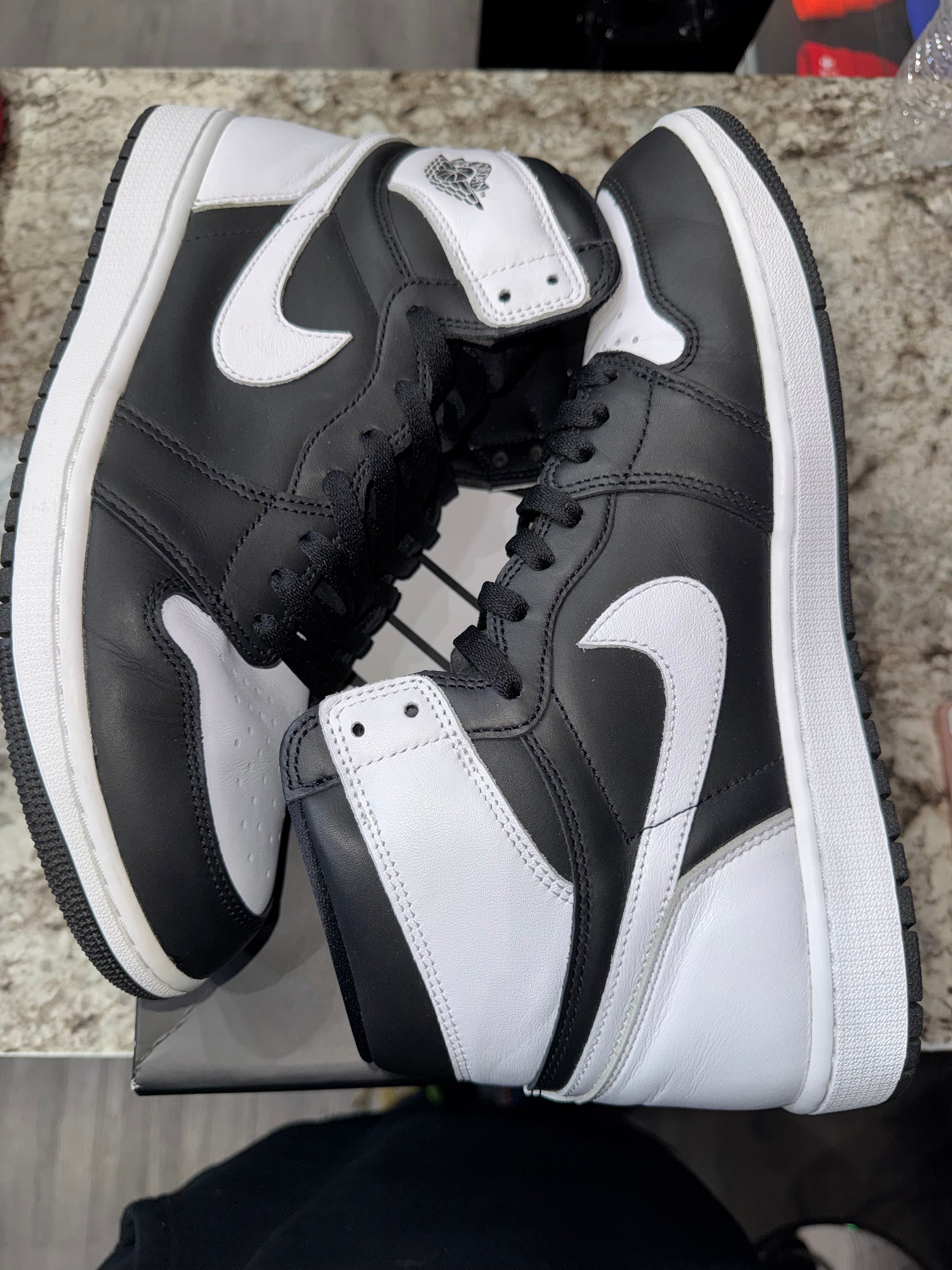 Jordan 1 Retro High OG Black White (DAMAGED BOX)