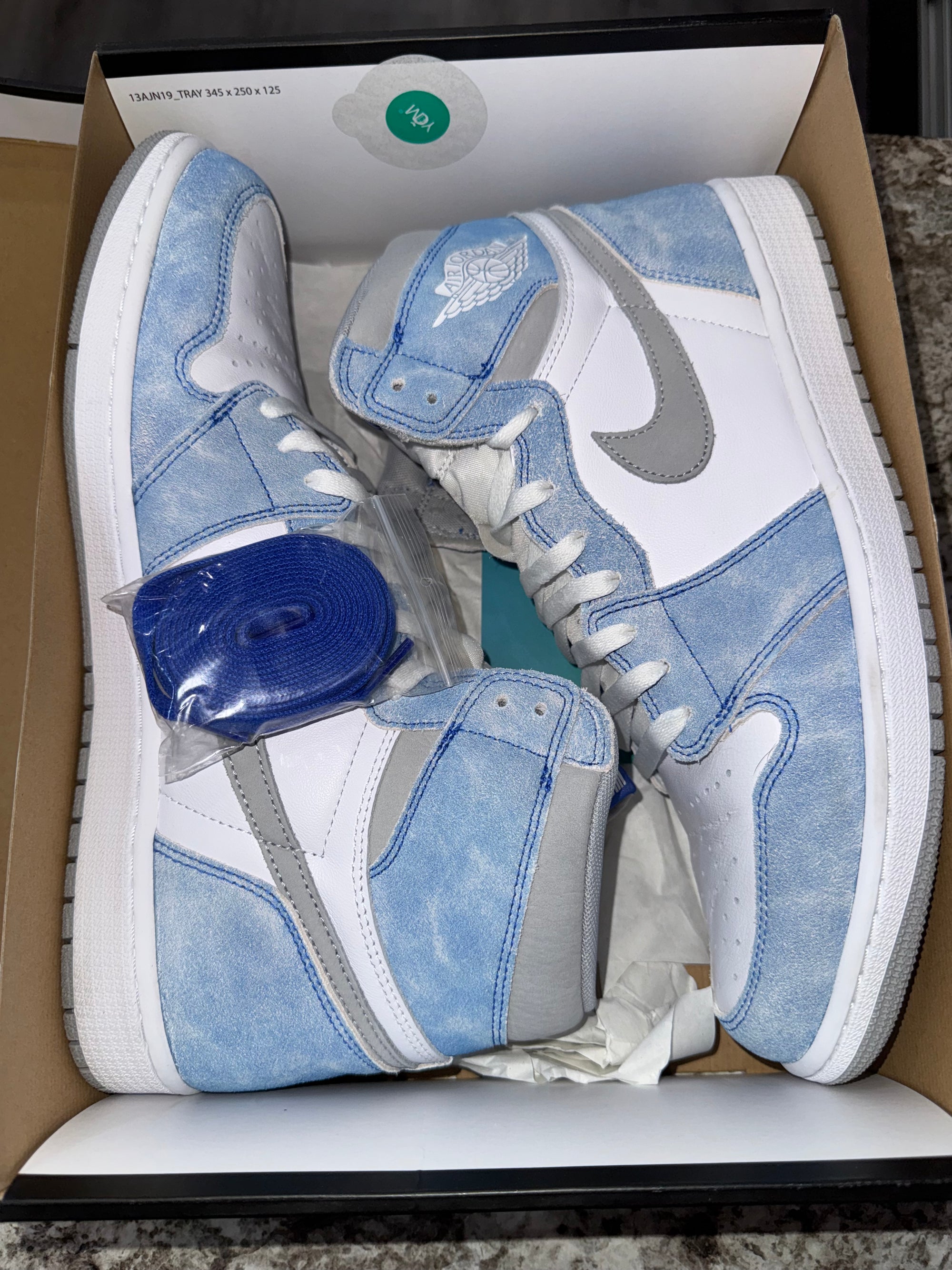 Jordan 1 Retro High OG Hyper Royal