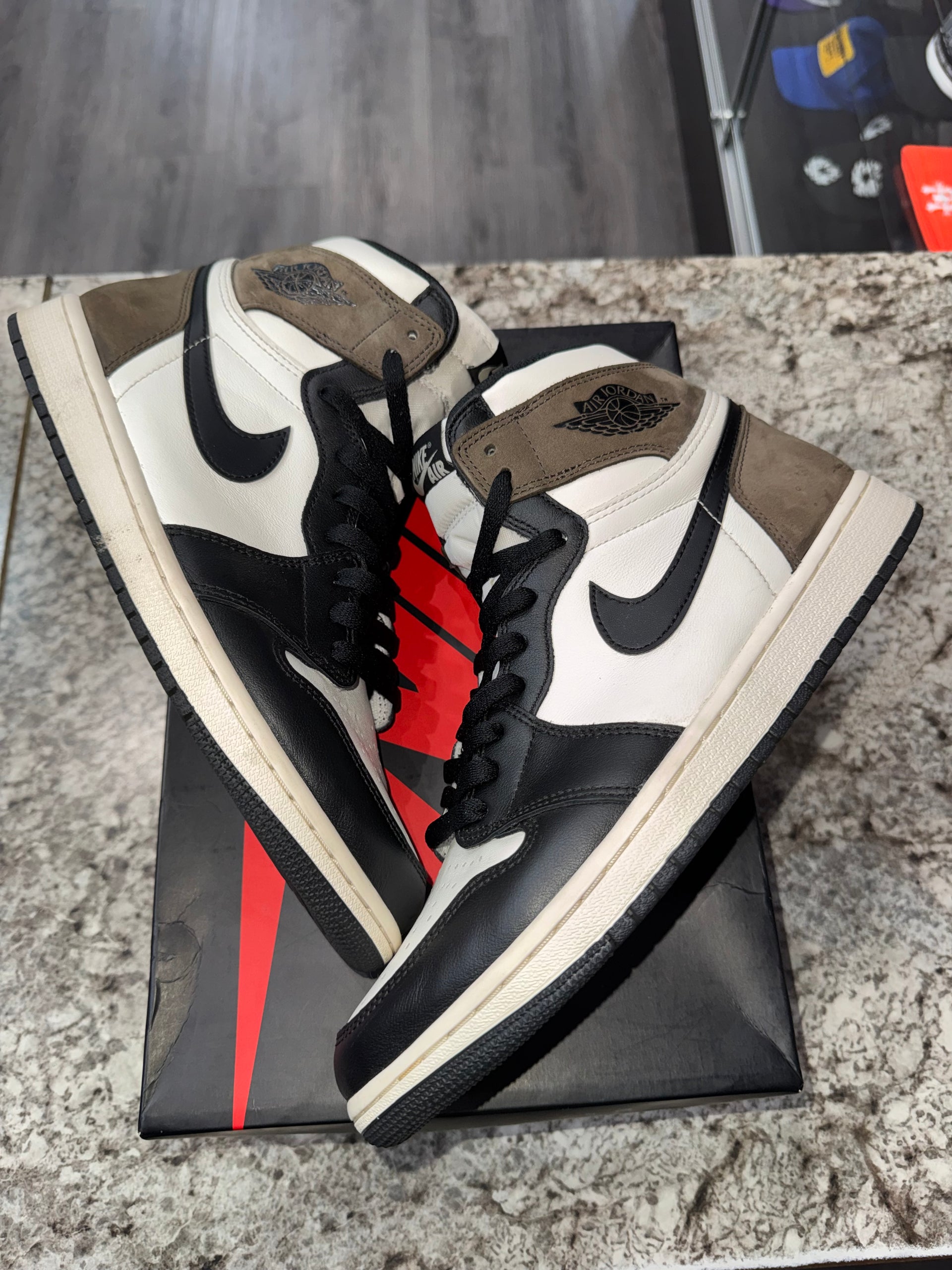 Jordan 1 Retro High Dark Mocha