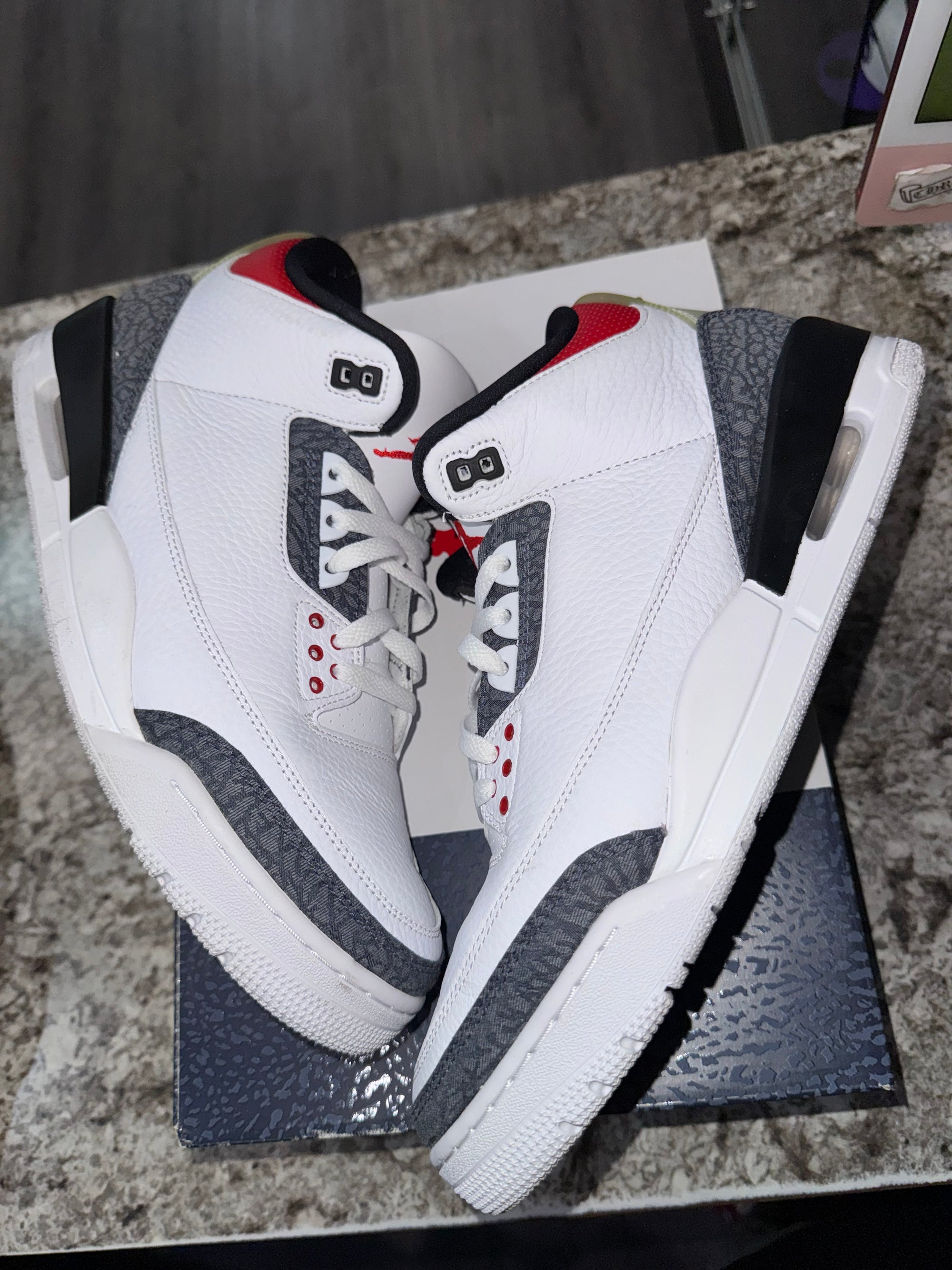Jordan 3 Retro SE Fire Red Denim (2020)