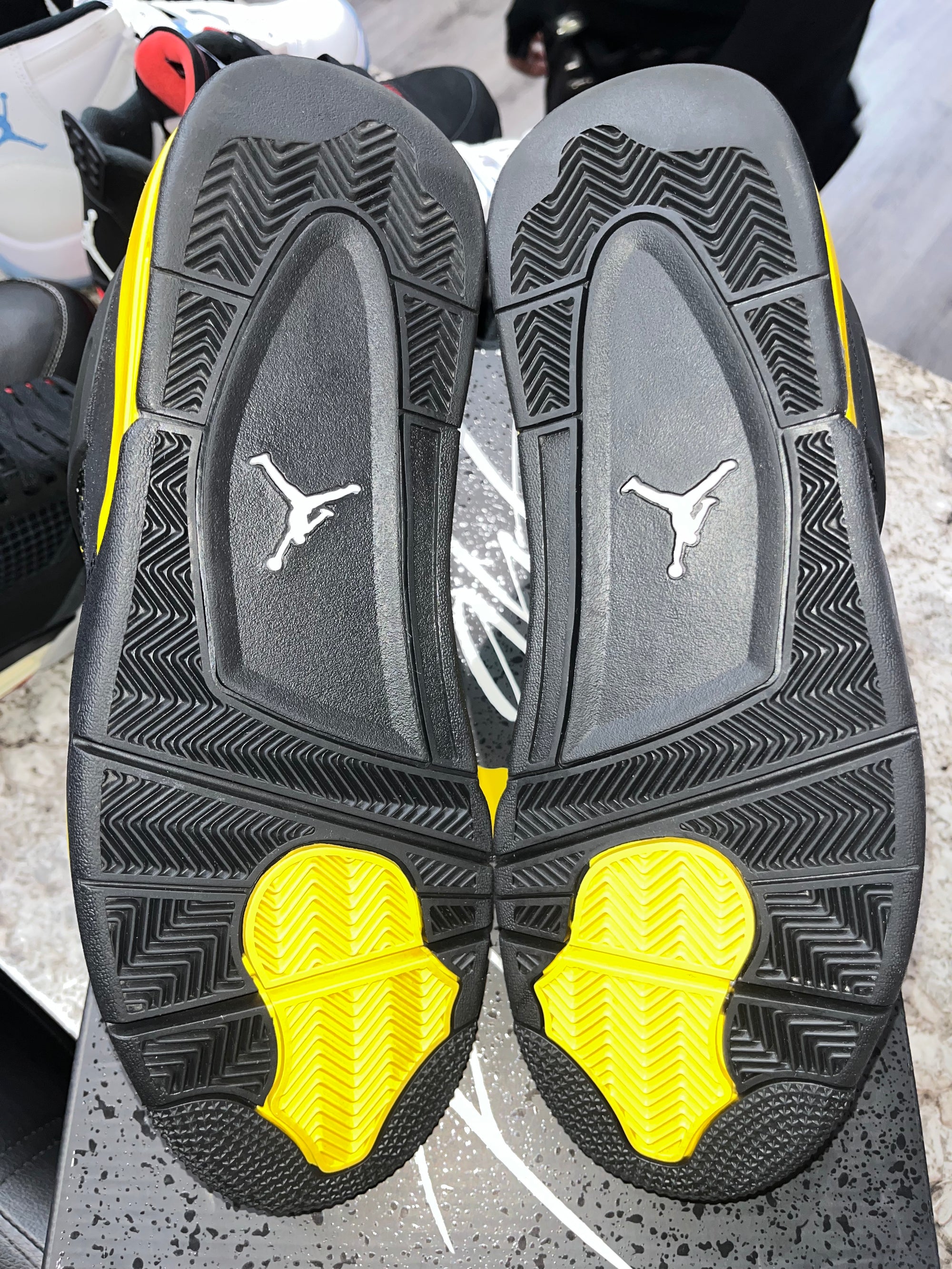Jordan 4 Retro Thunder (2023)