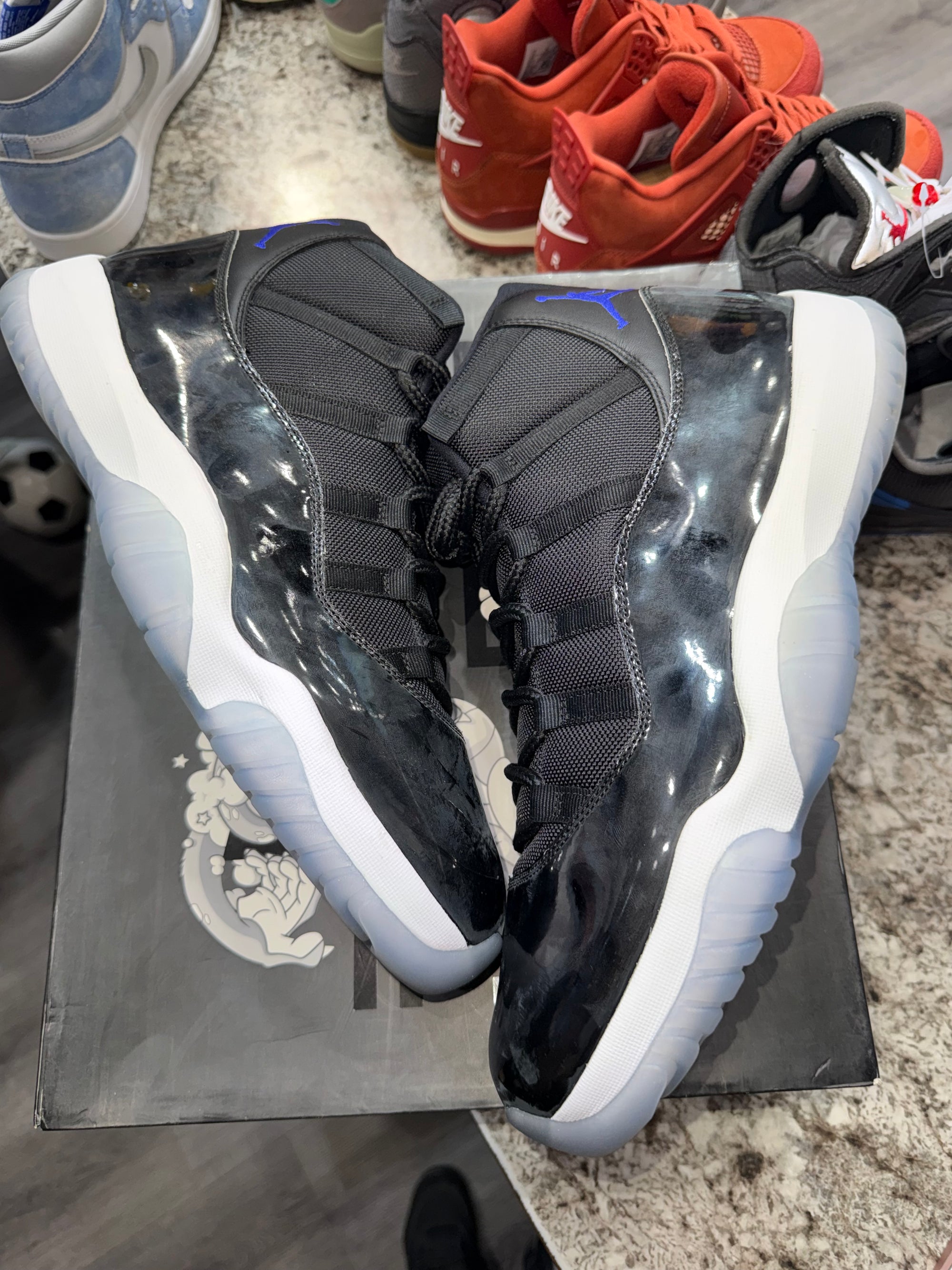 Jordan 11 Retro Space Jam (2016)
