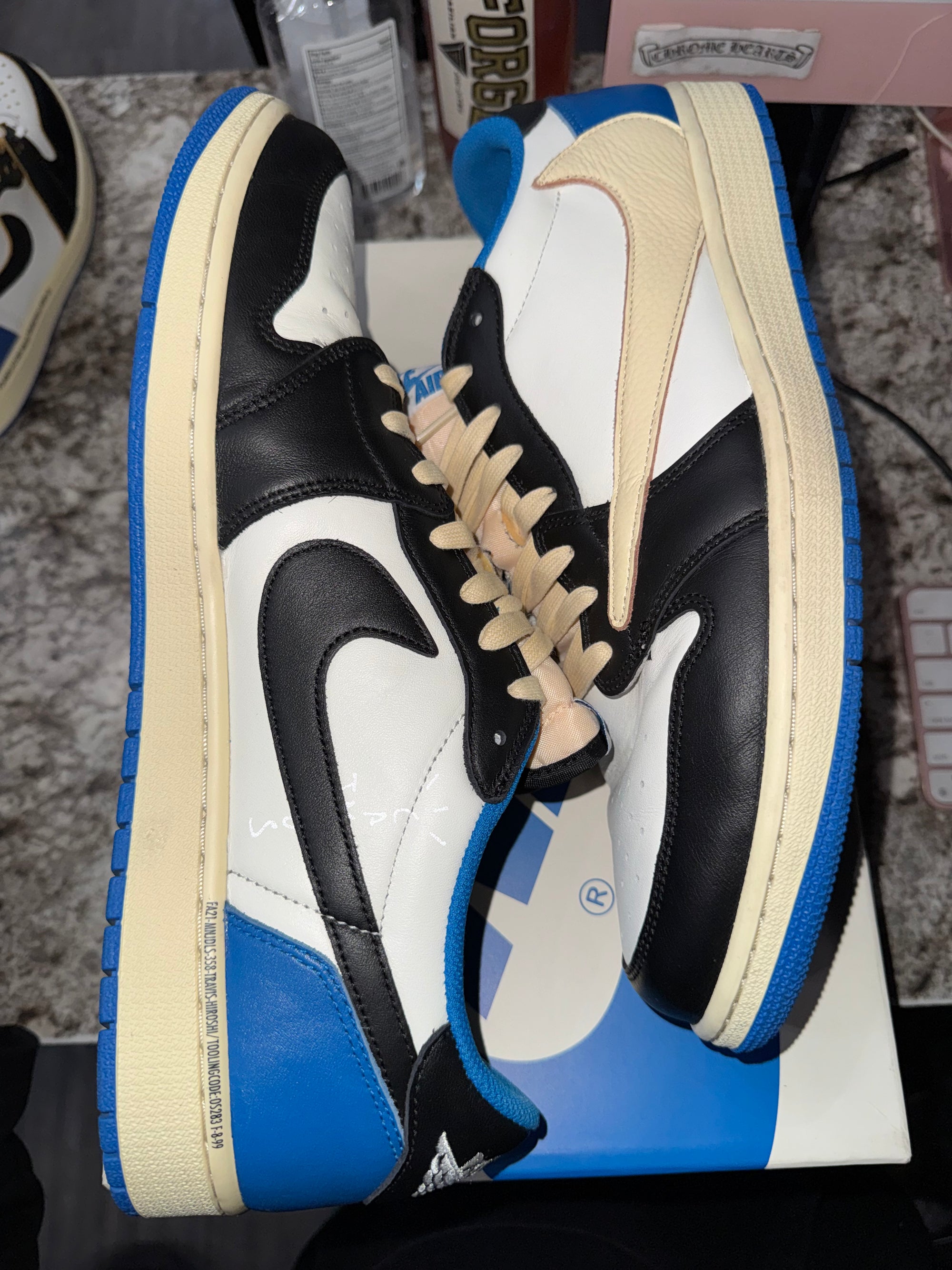 Jordan 1 Retro Low OG SP Fragment x Travis Scott