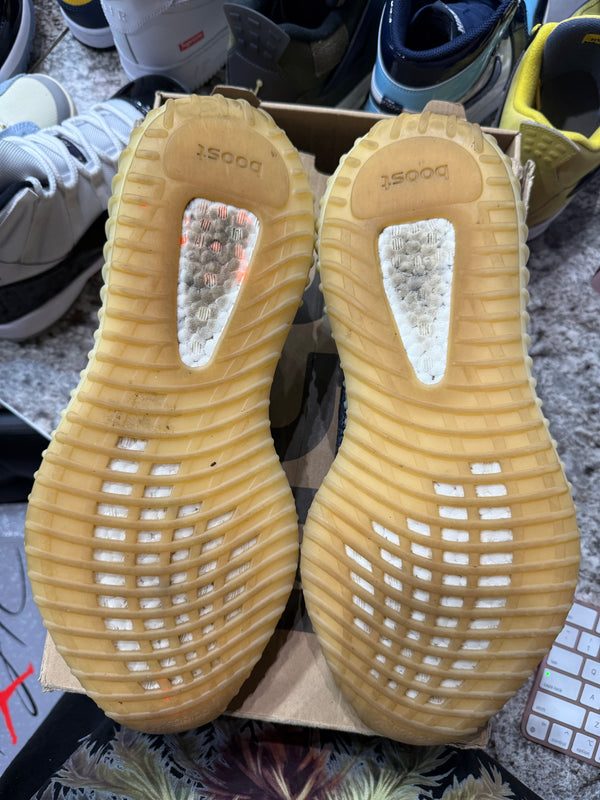 adidas Yeezy Boost 350 V2 Carbon (DAMAGED BOX)
