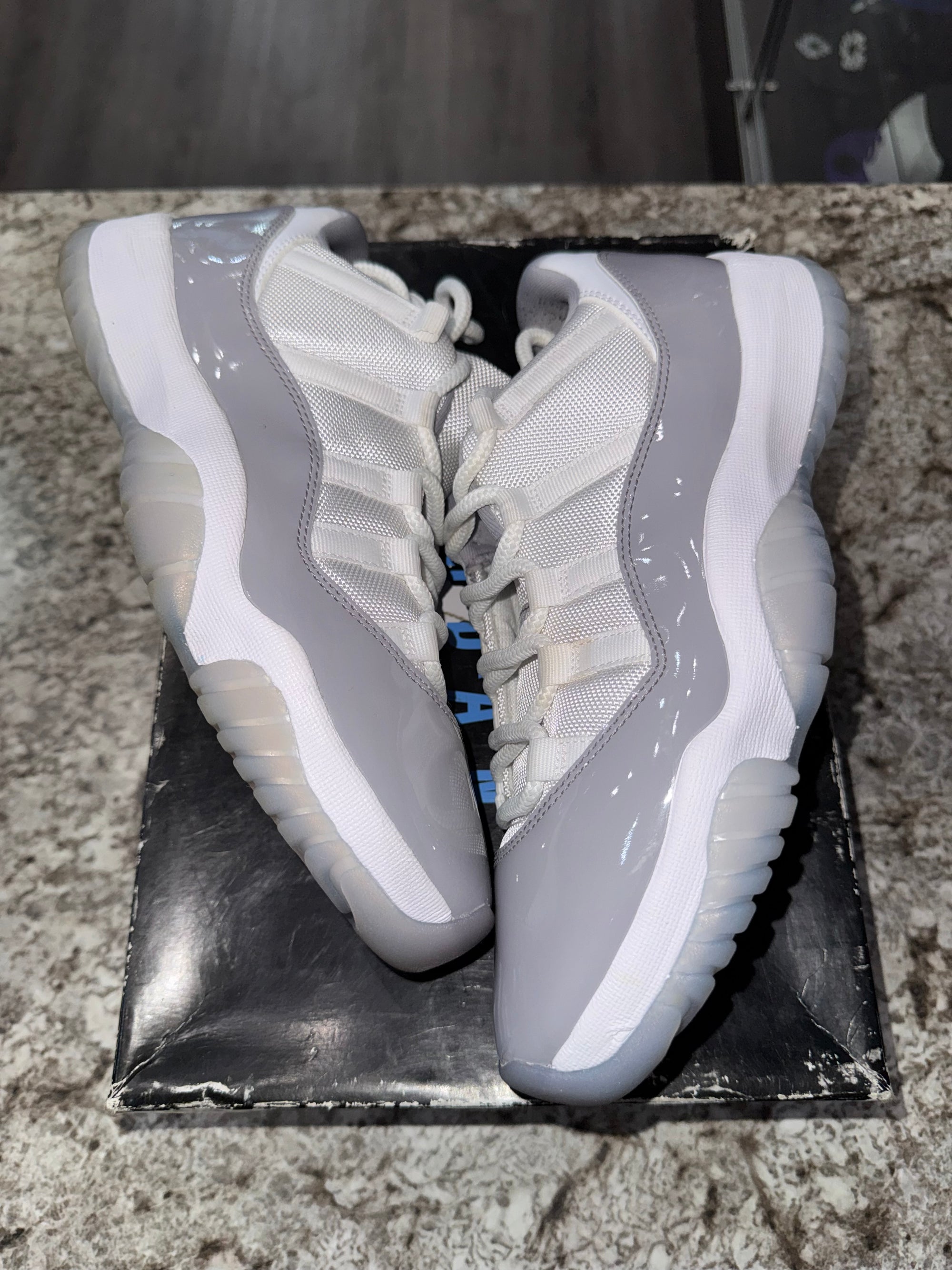 Jordan 11 Retro Low Cement Grey