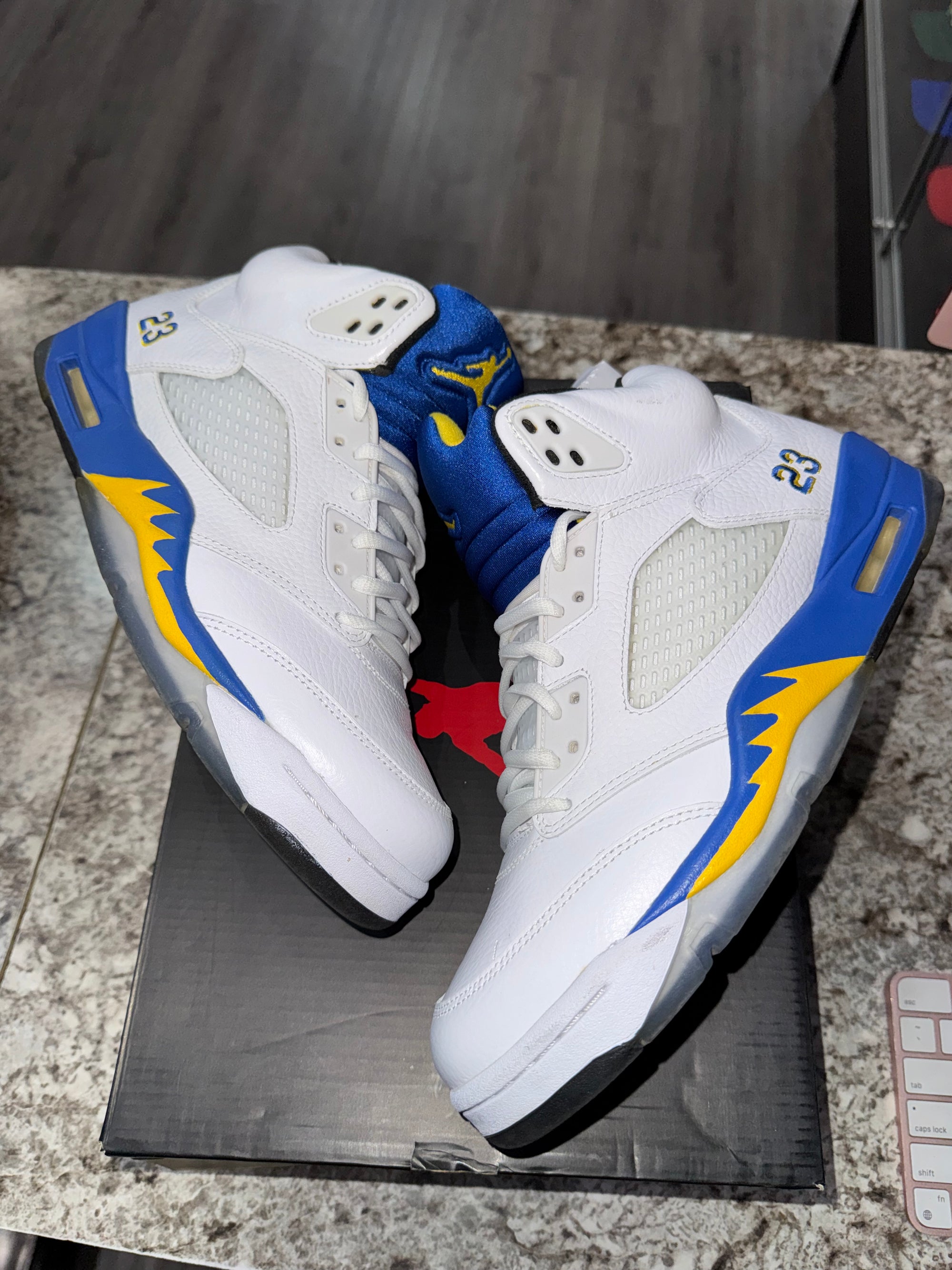 Jordan 5 Retro Laney (2013)