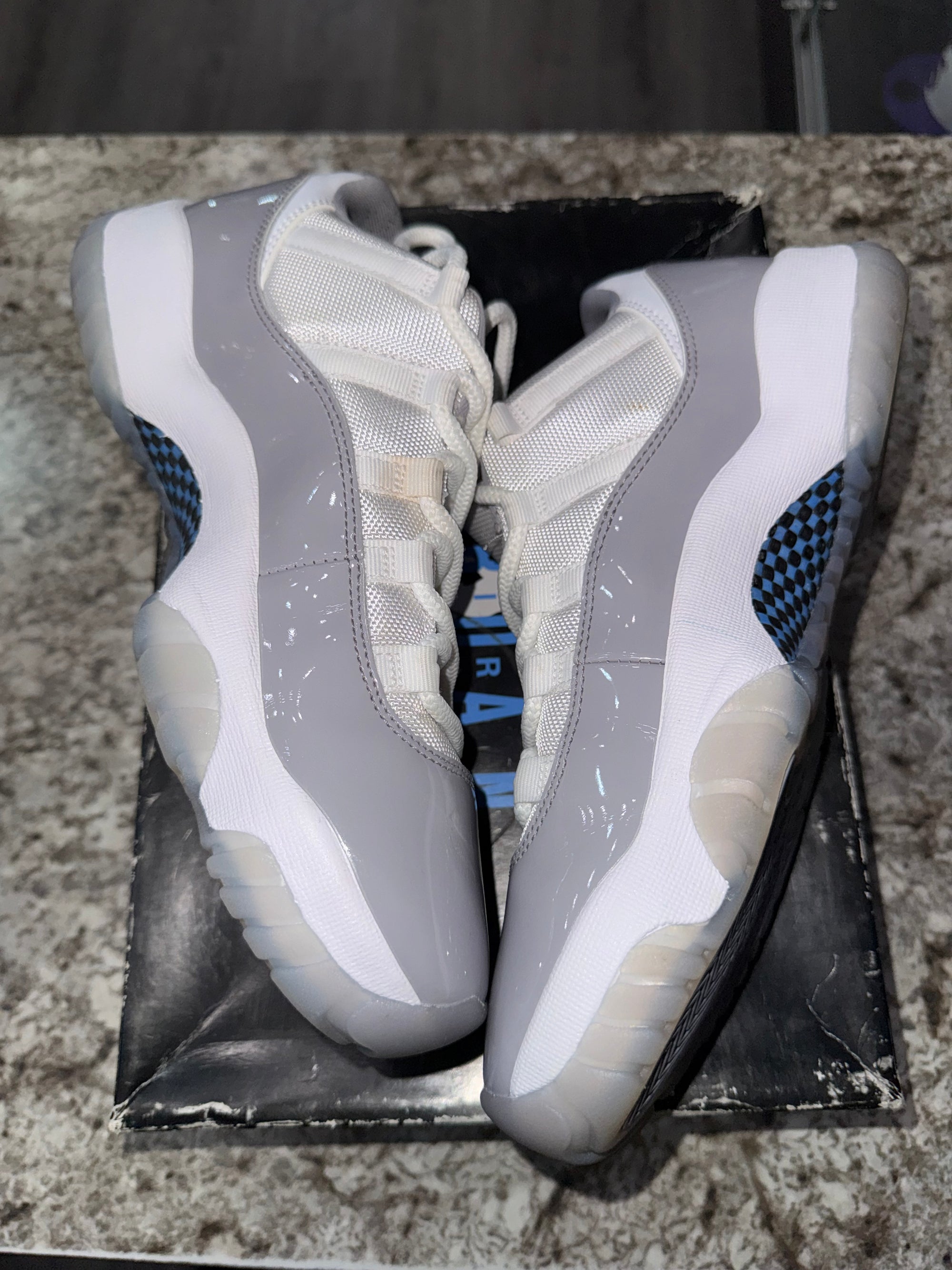 Jordan 11 Retro Low Cement Grey