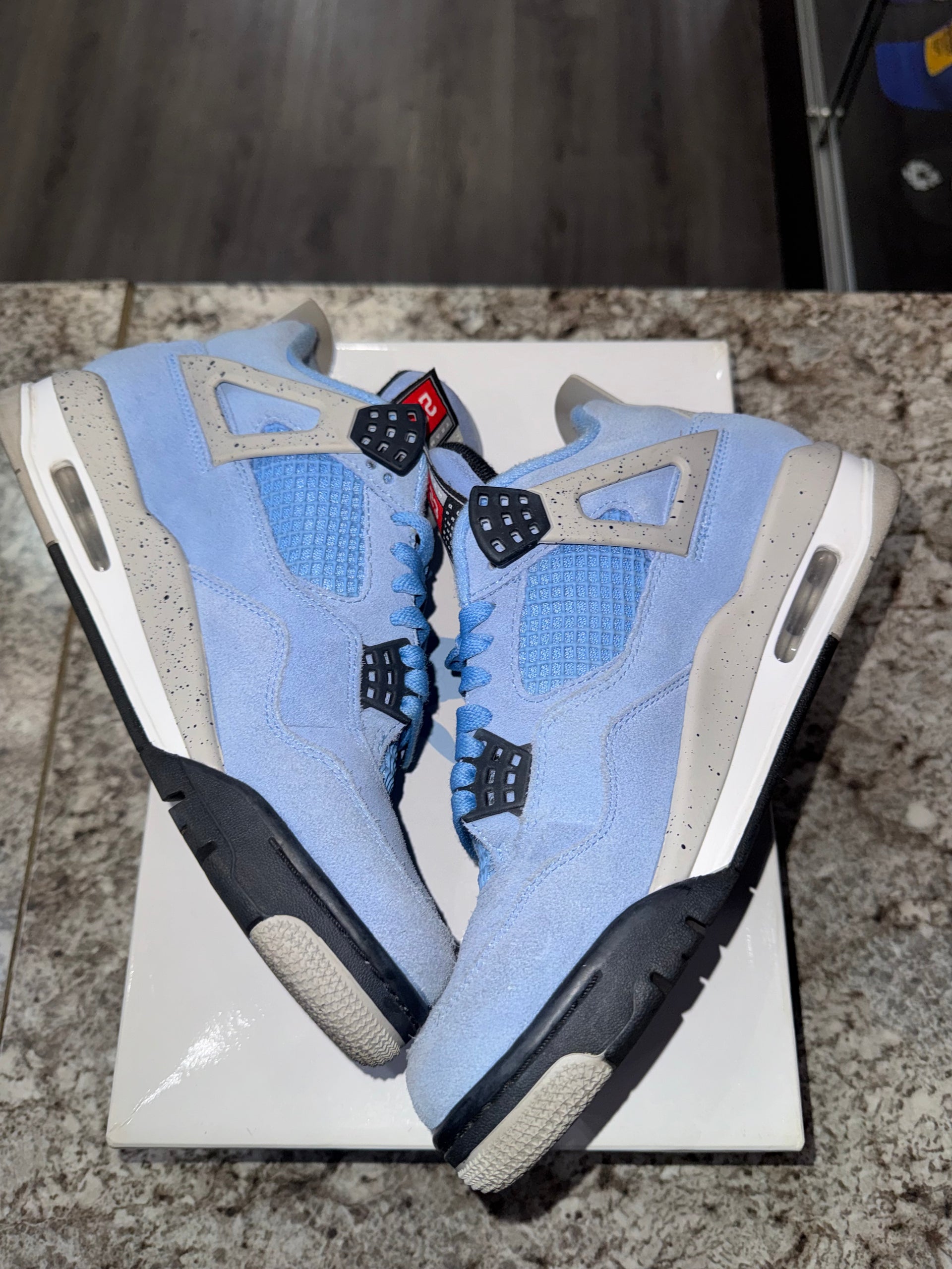 Jordan 4 Retro University Blue
