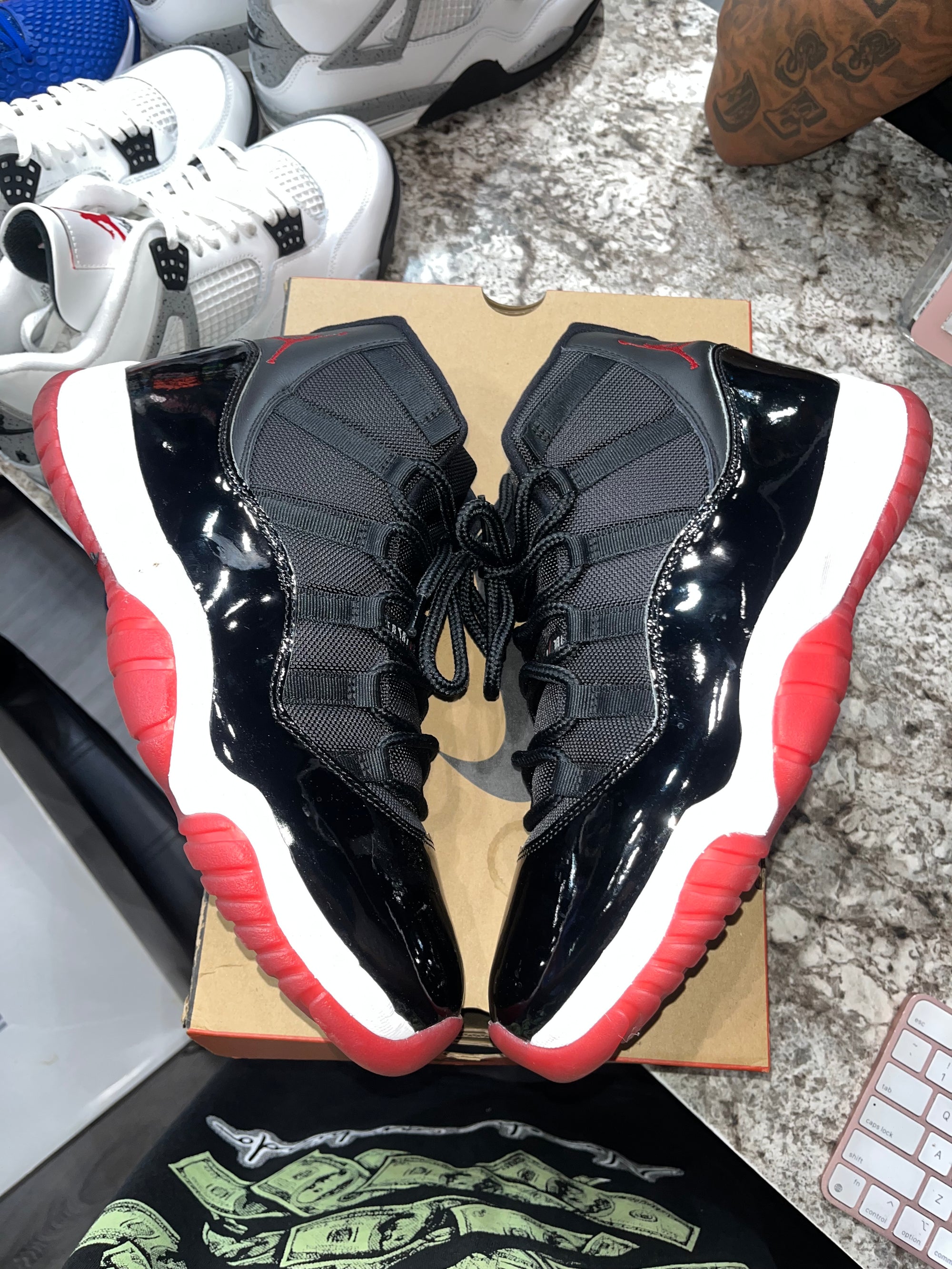 Jordan 11 Retro Playoffs Bred (2019)
