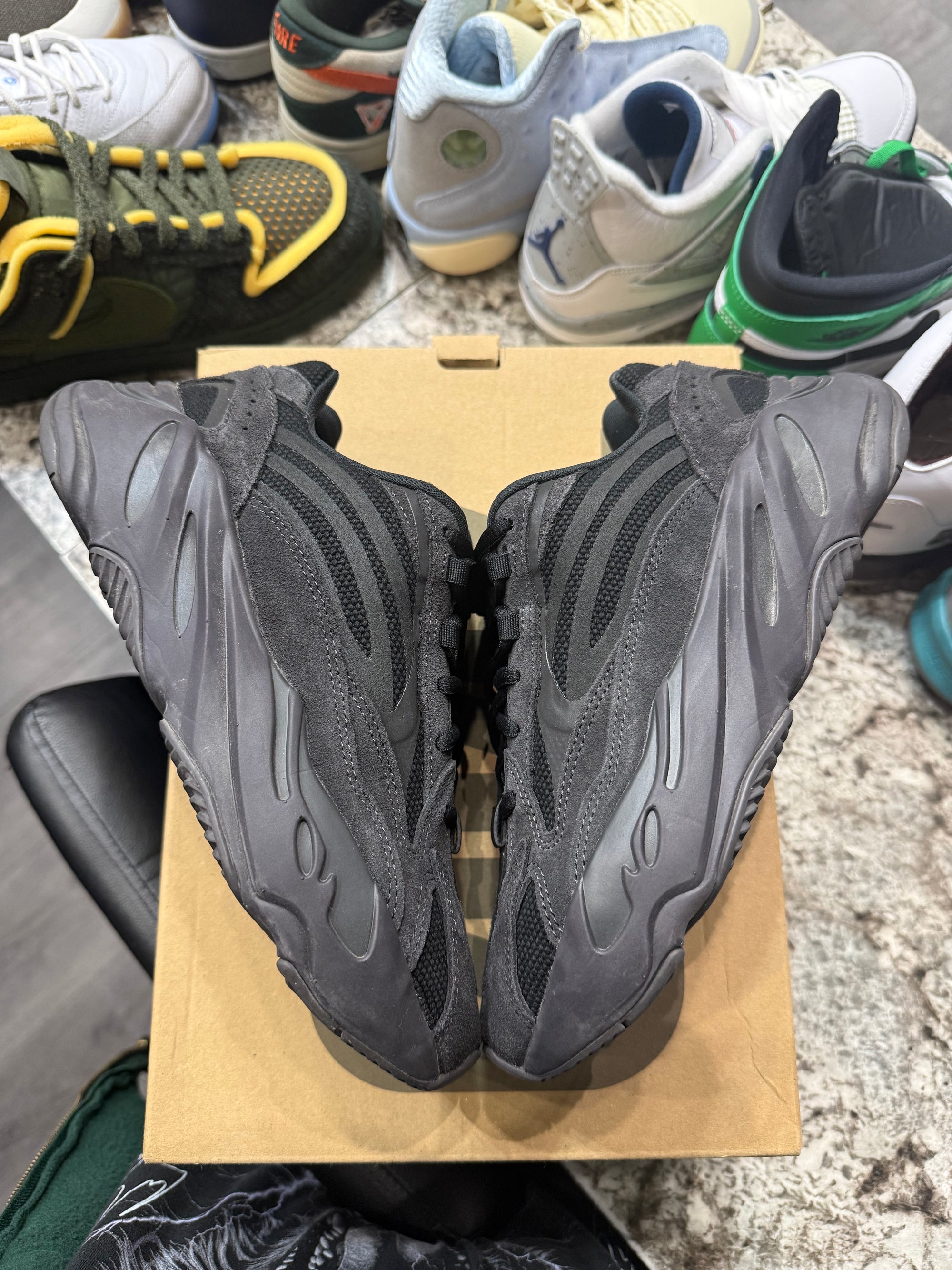 adidas Yeezy Boost 700 V2 Vanta