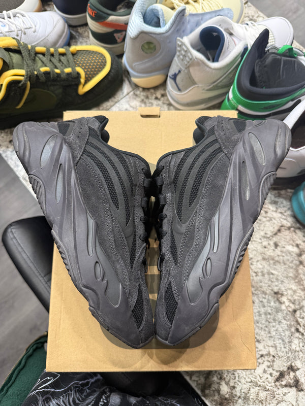 adidas Yeezy Boost 700 V2 Vanta