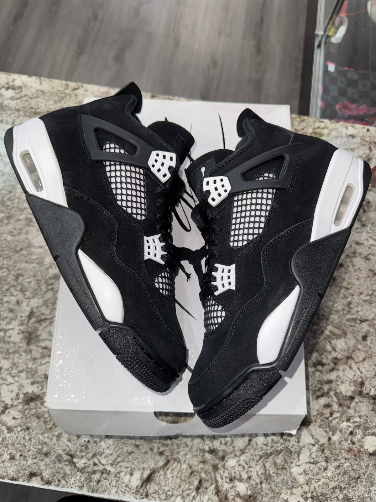 Jordan 4 Retro White Thunder