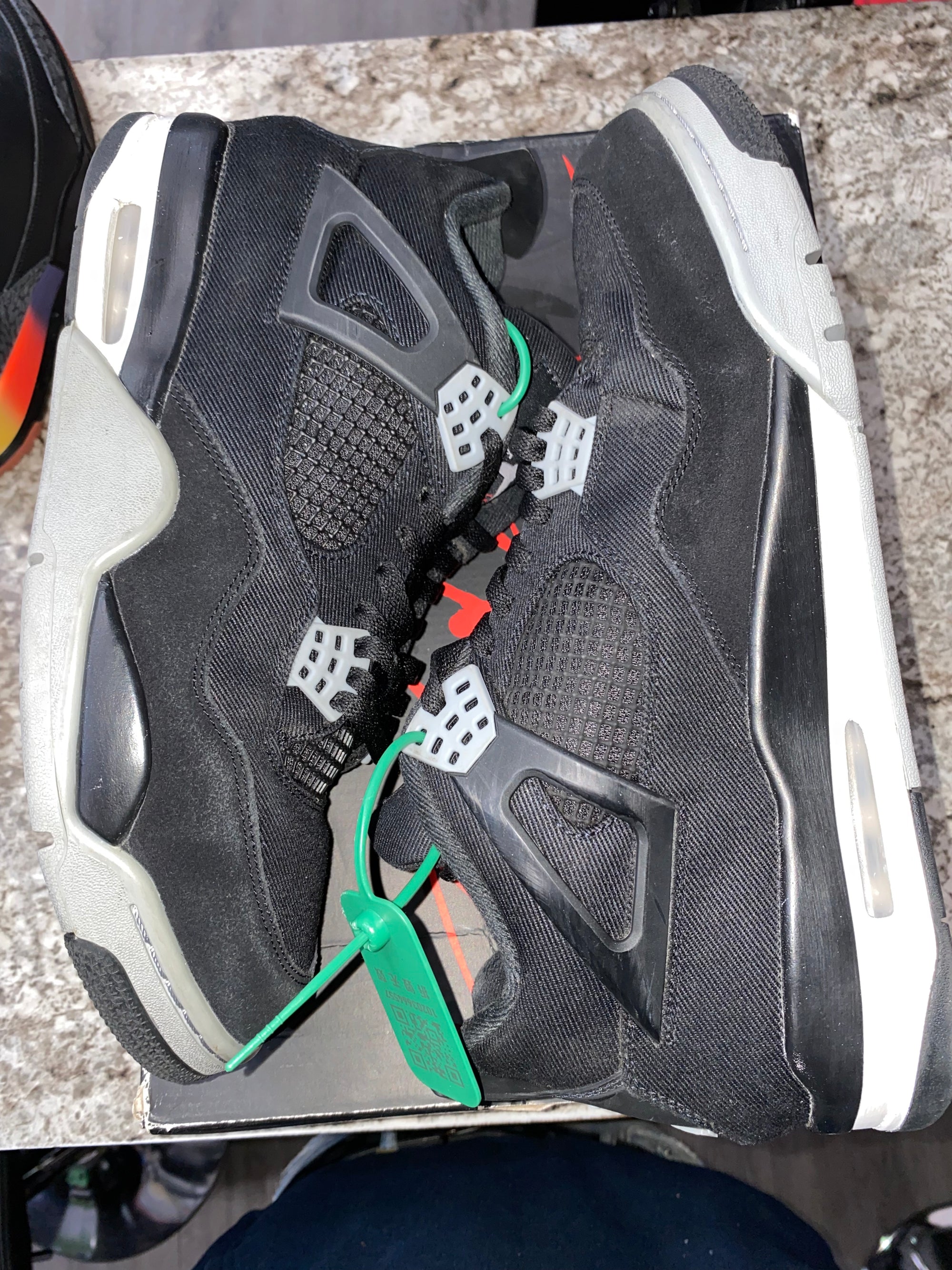 Jordan 4 Retro SE Black Canvas (DAMAGED BOX)