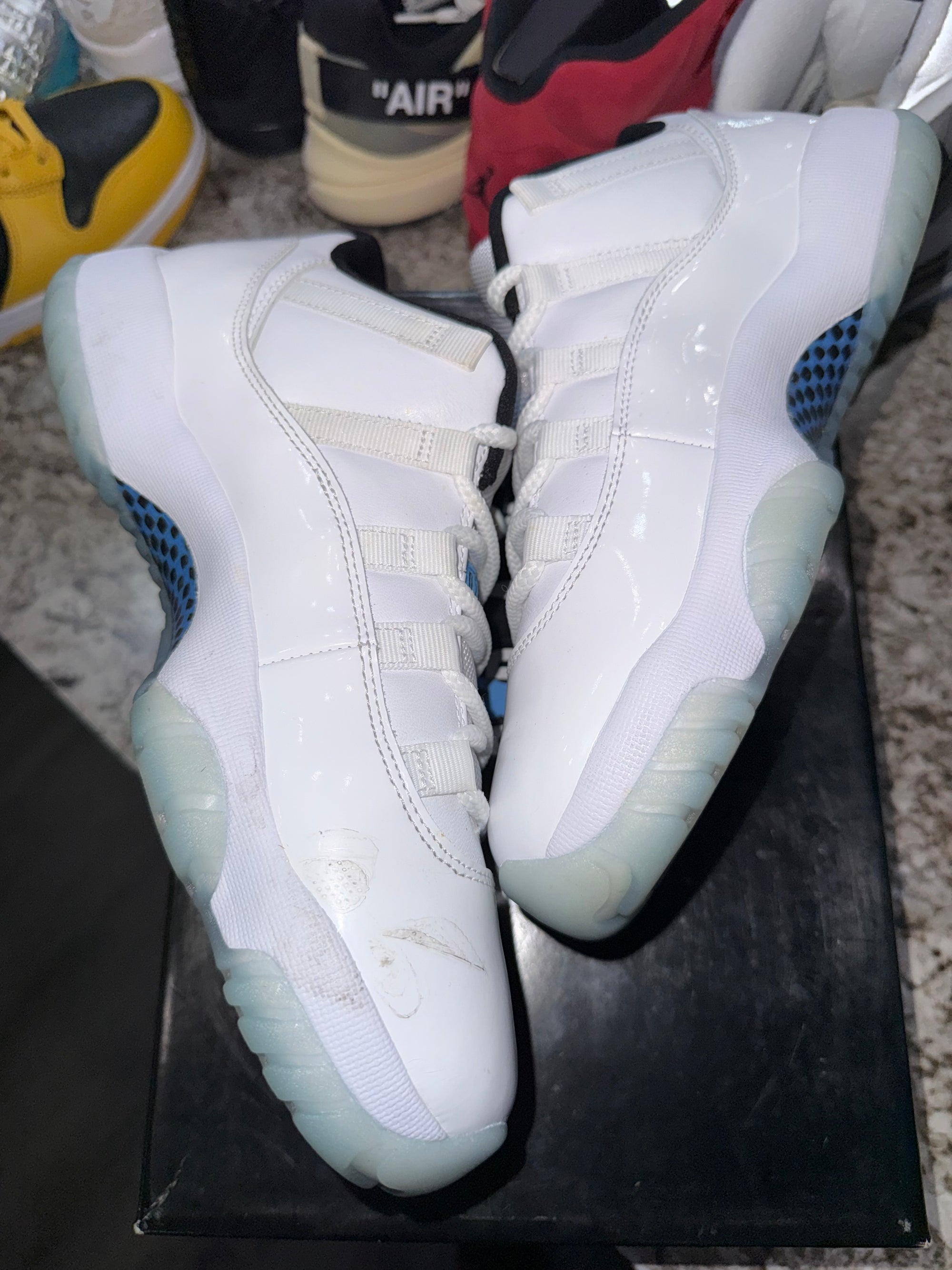 Jordan 11 Retro Low Legend Blue