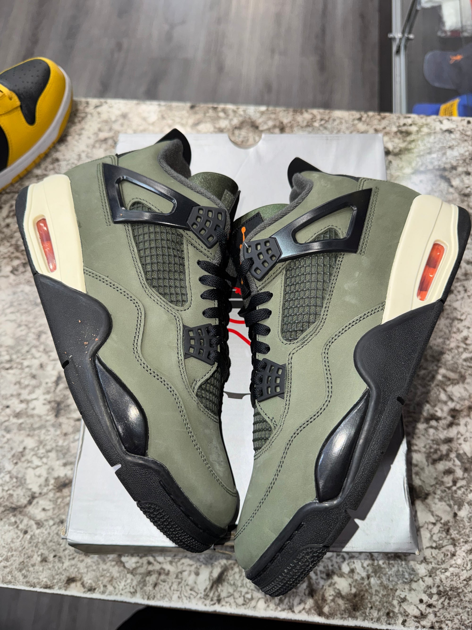 Jordan 4 Retro OG SP Undefeated (2025)