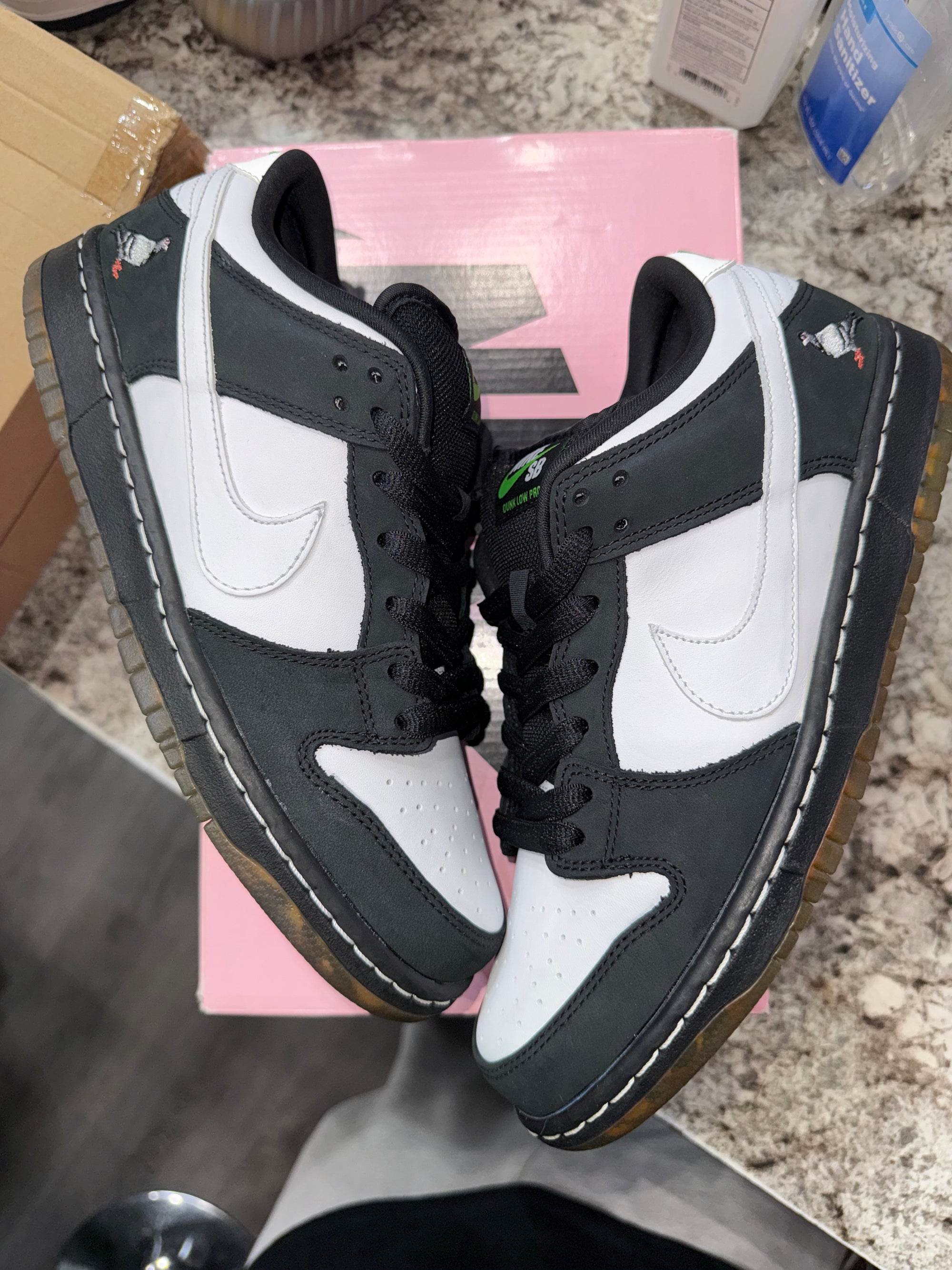 Nike SB Dunk Low Staple Panda Pigeon