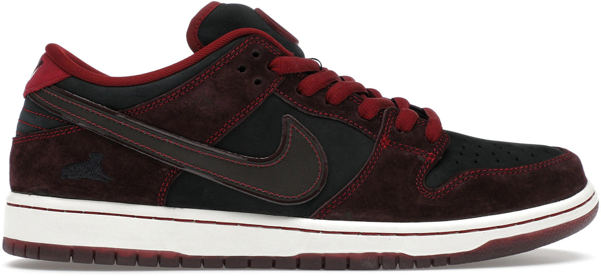 Nike SB Dunk Low Riot Skateshop
