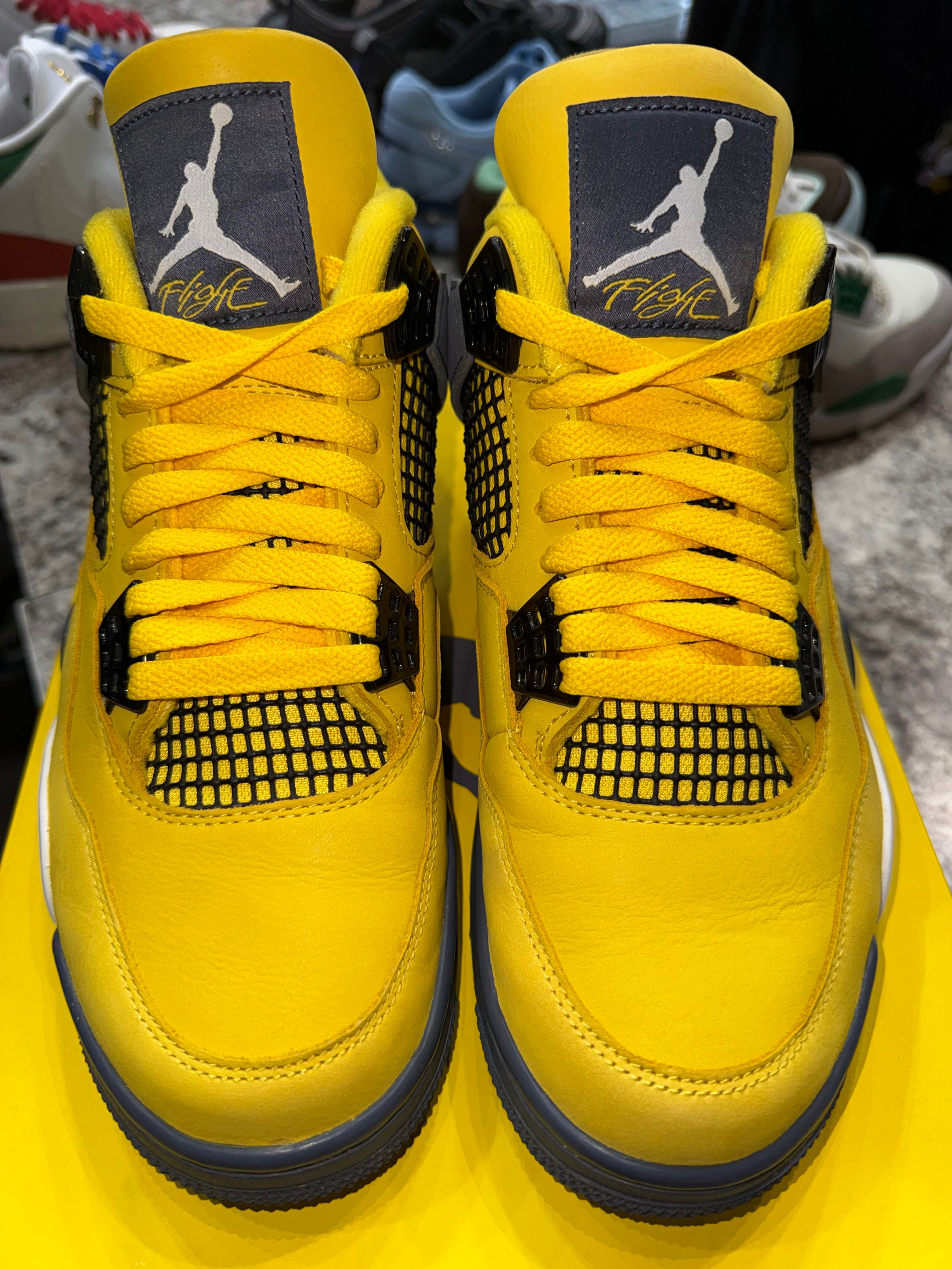 Jordan 4 Retro Lightning (2021) – Coolkicks