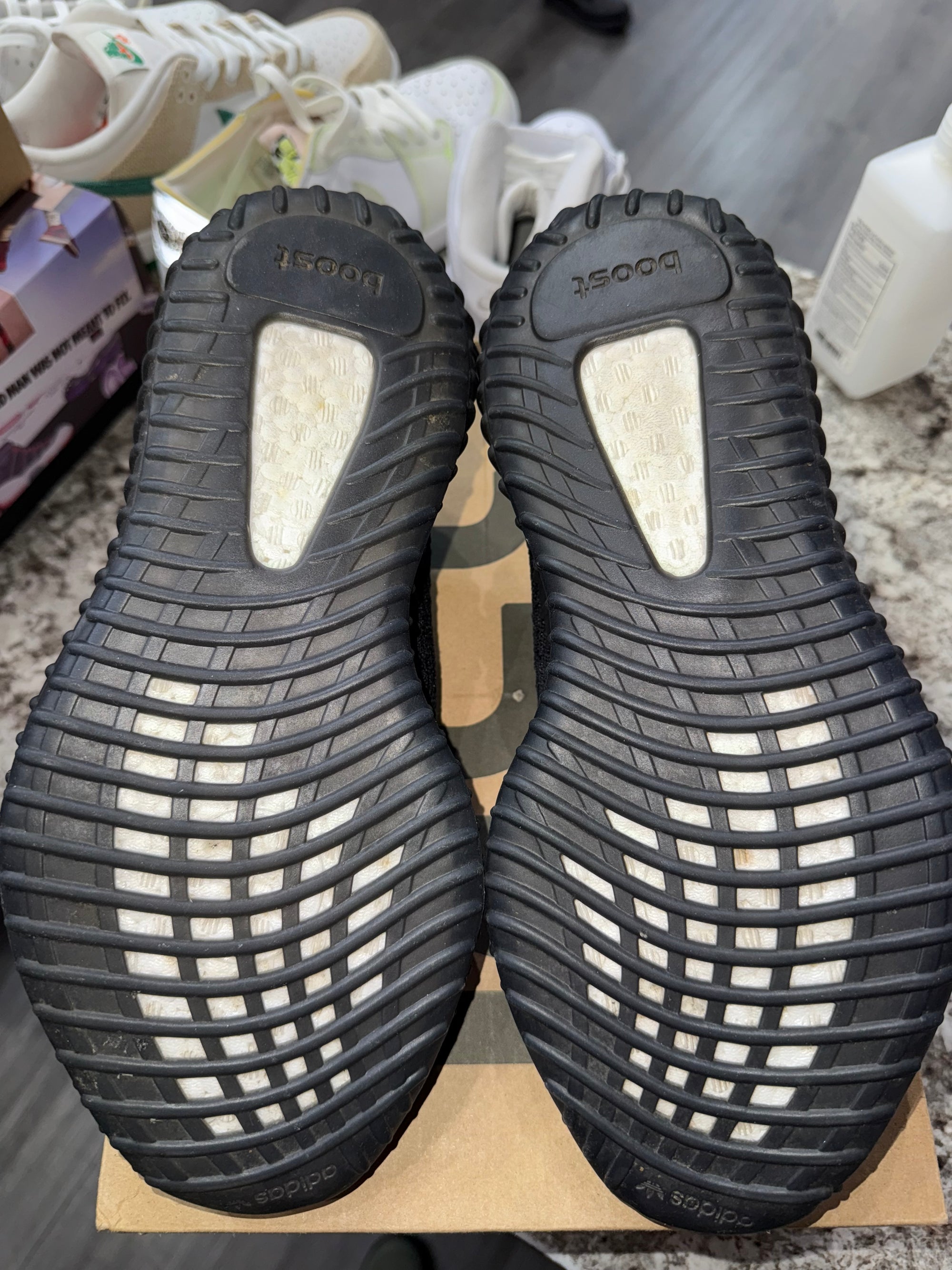 adidas Yeezy Boost 350 V2 Core Black Red