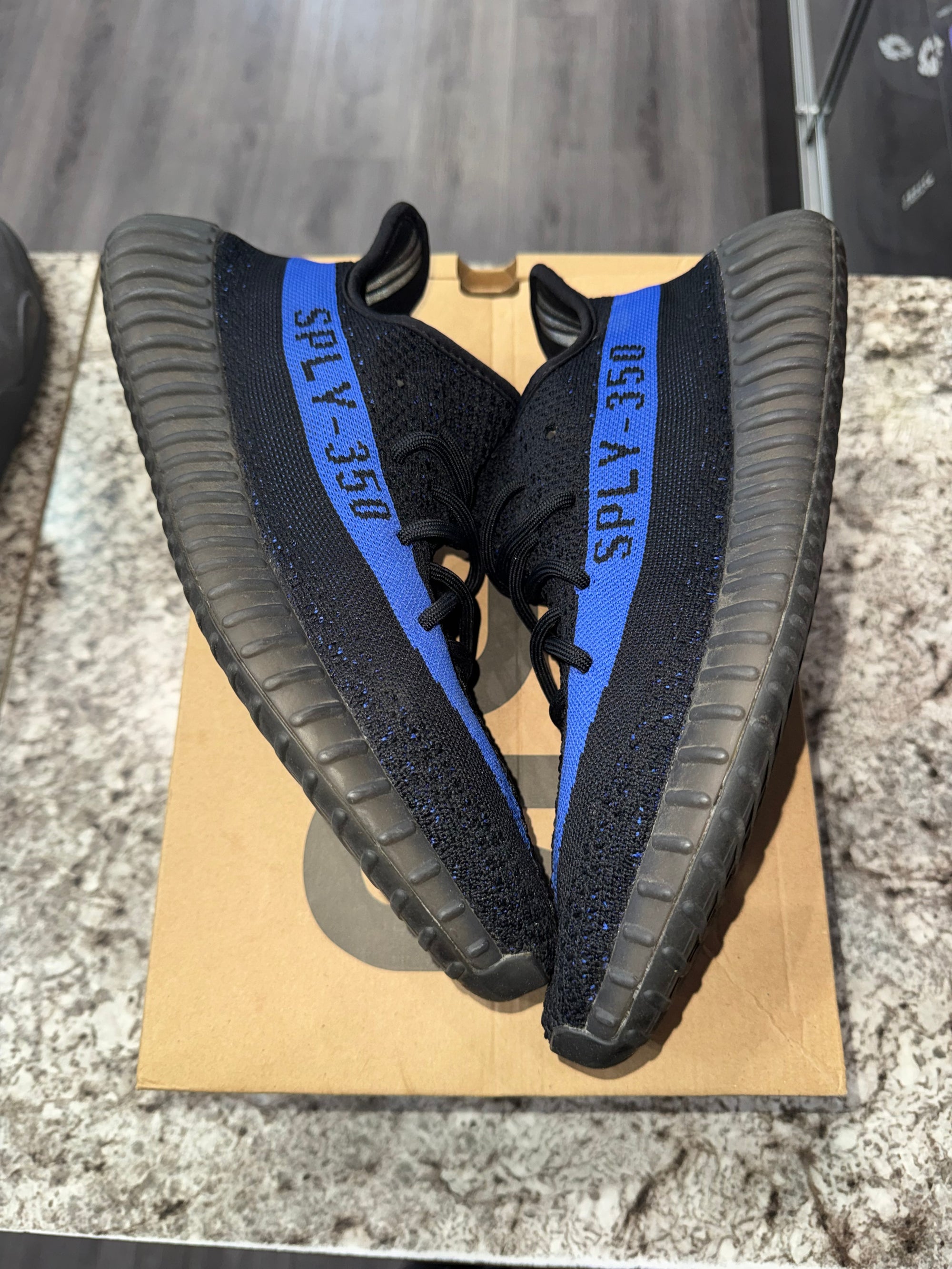 adidas Yeezy Boost 350 V2 Dazzling Blue