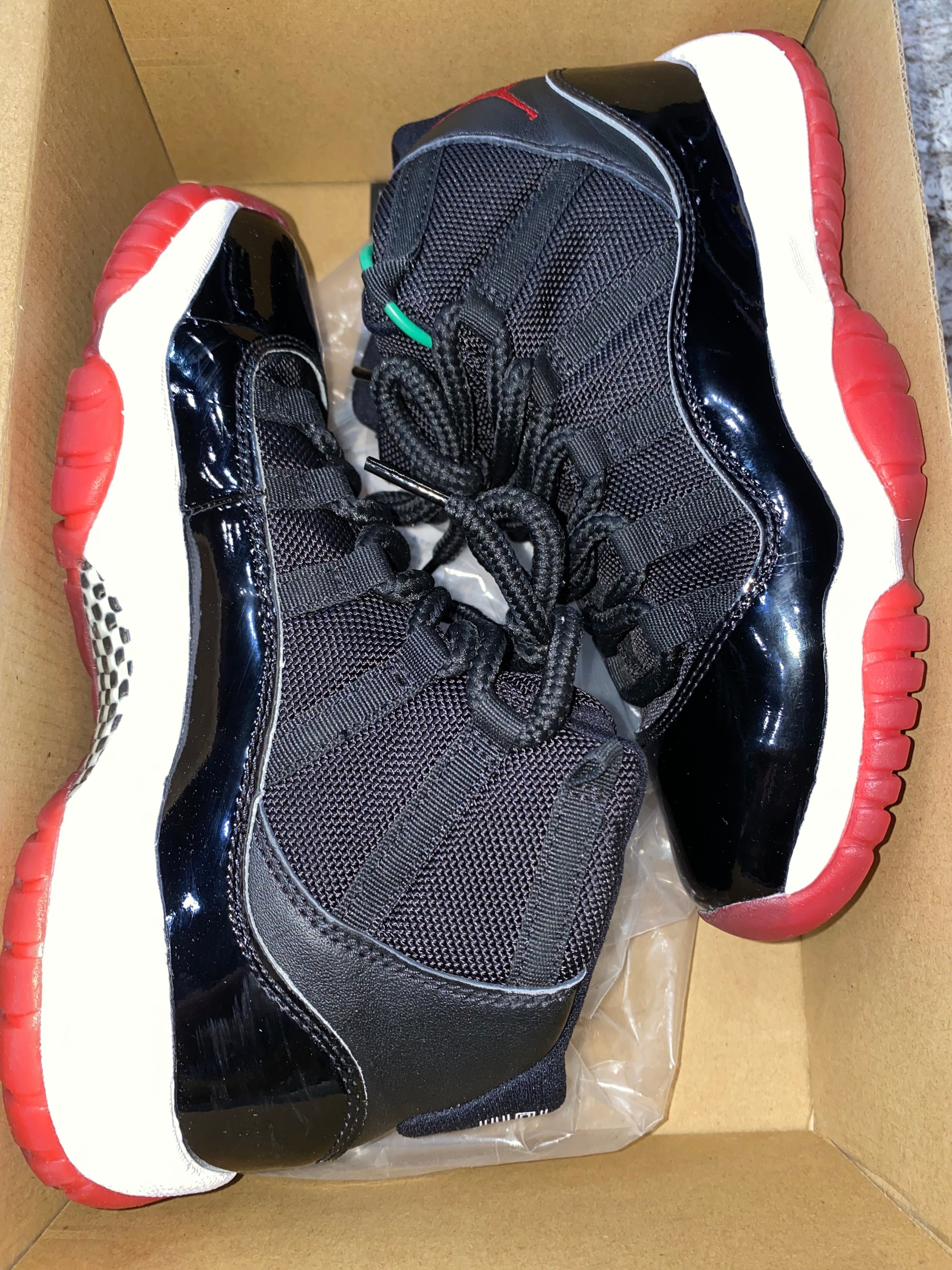 Jordan 11 Retro Playoffs Bred (2019) (GS)