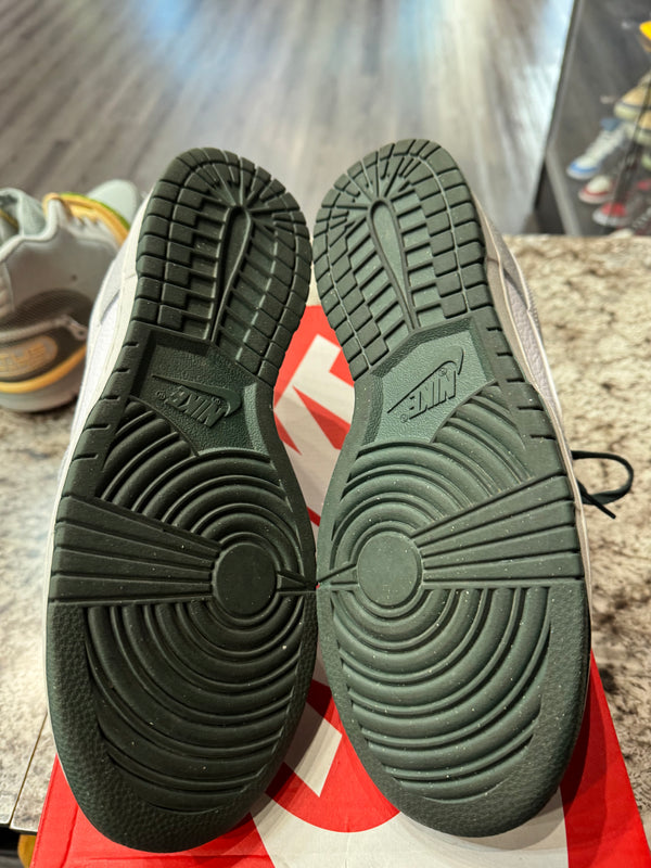 Nike Dunk Low Retro SE Photon Dust Vintage Green (Damaged Box)