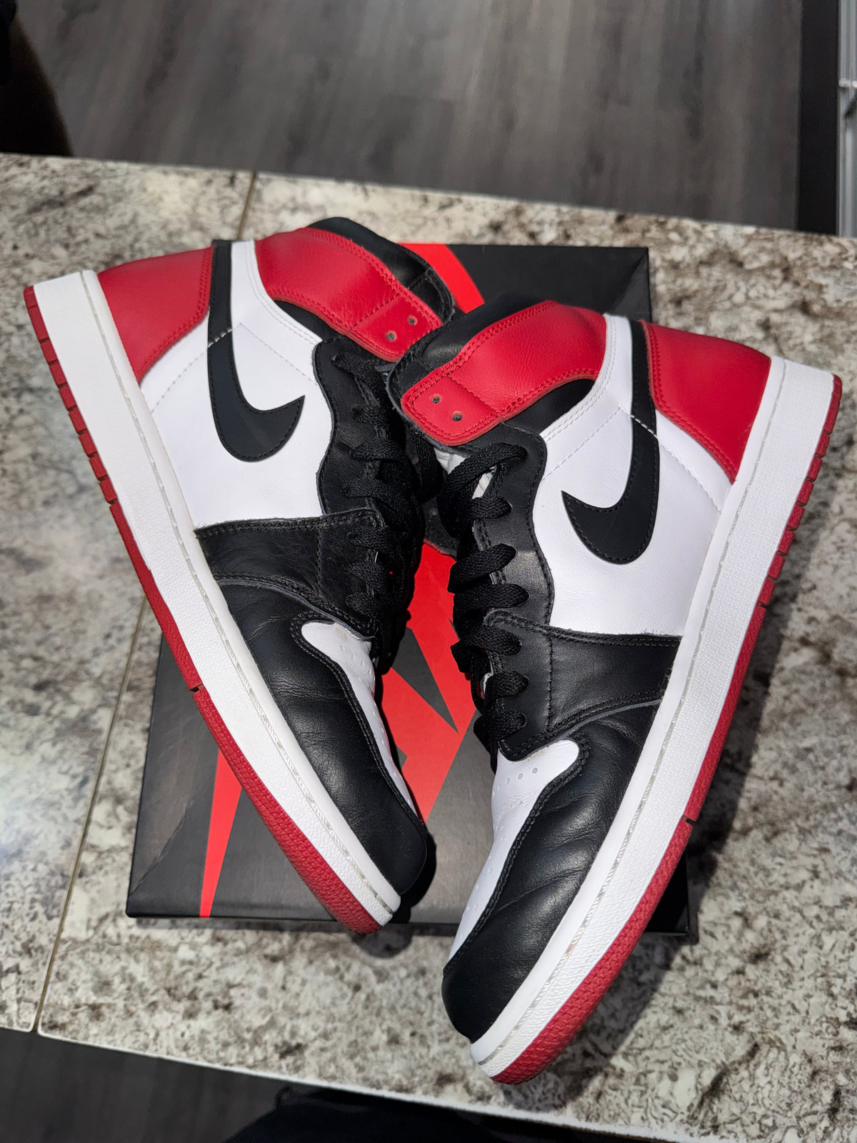 Jordan 1 Retro Black Toe (2016)