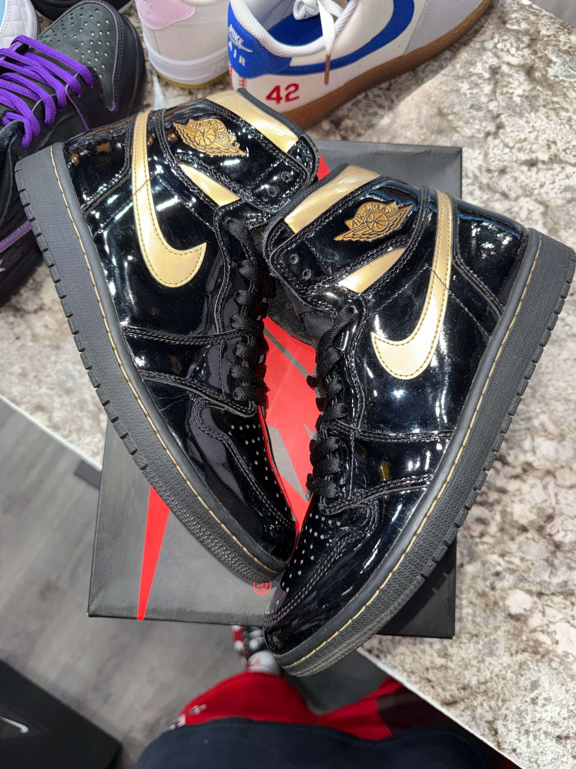 Jordan 1 Retro High Black Metallic Gold (2020)
