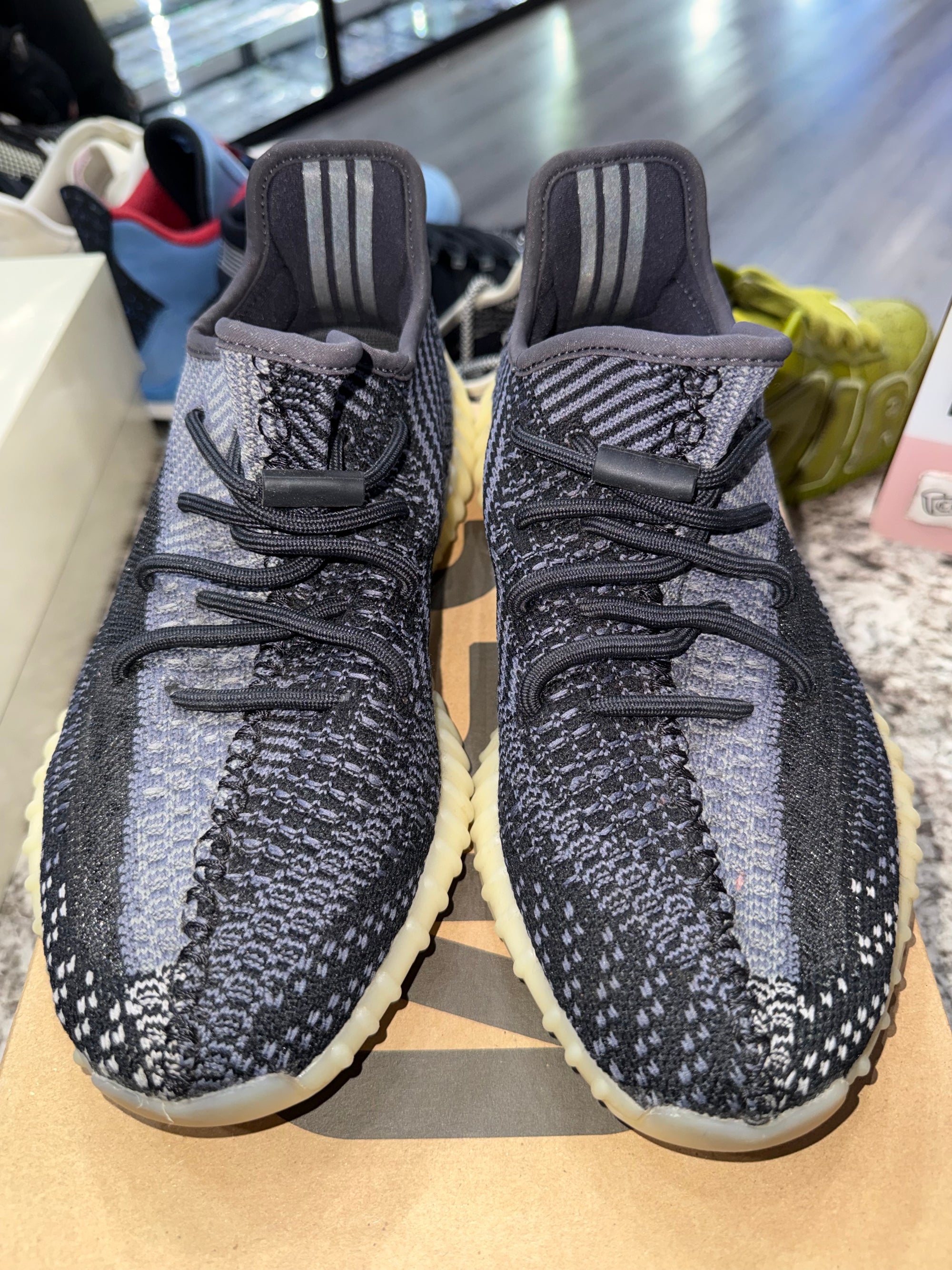 adidas Yeezy Boost 350 V2 Carbon