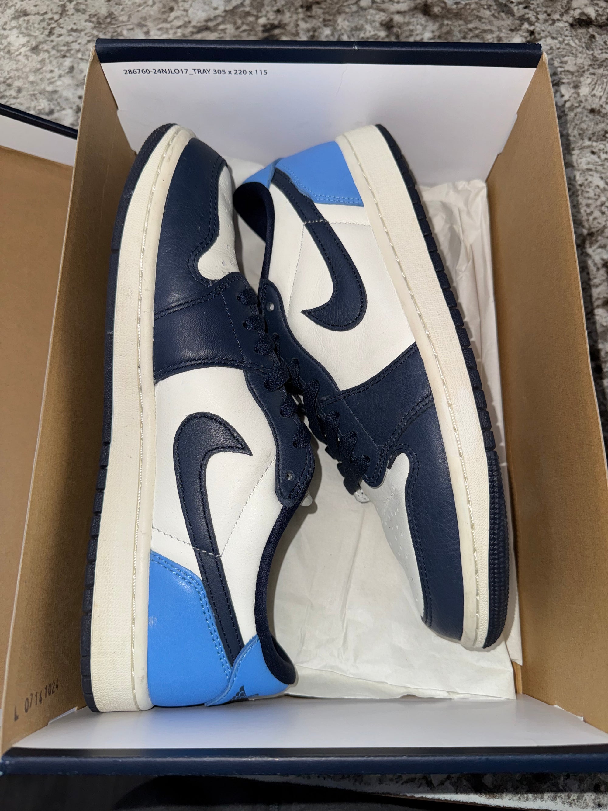 Jordan 1 Low OG Obsidian UNC