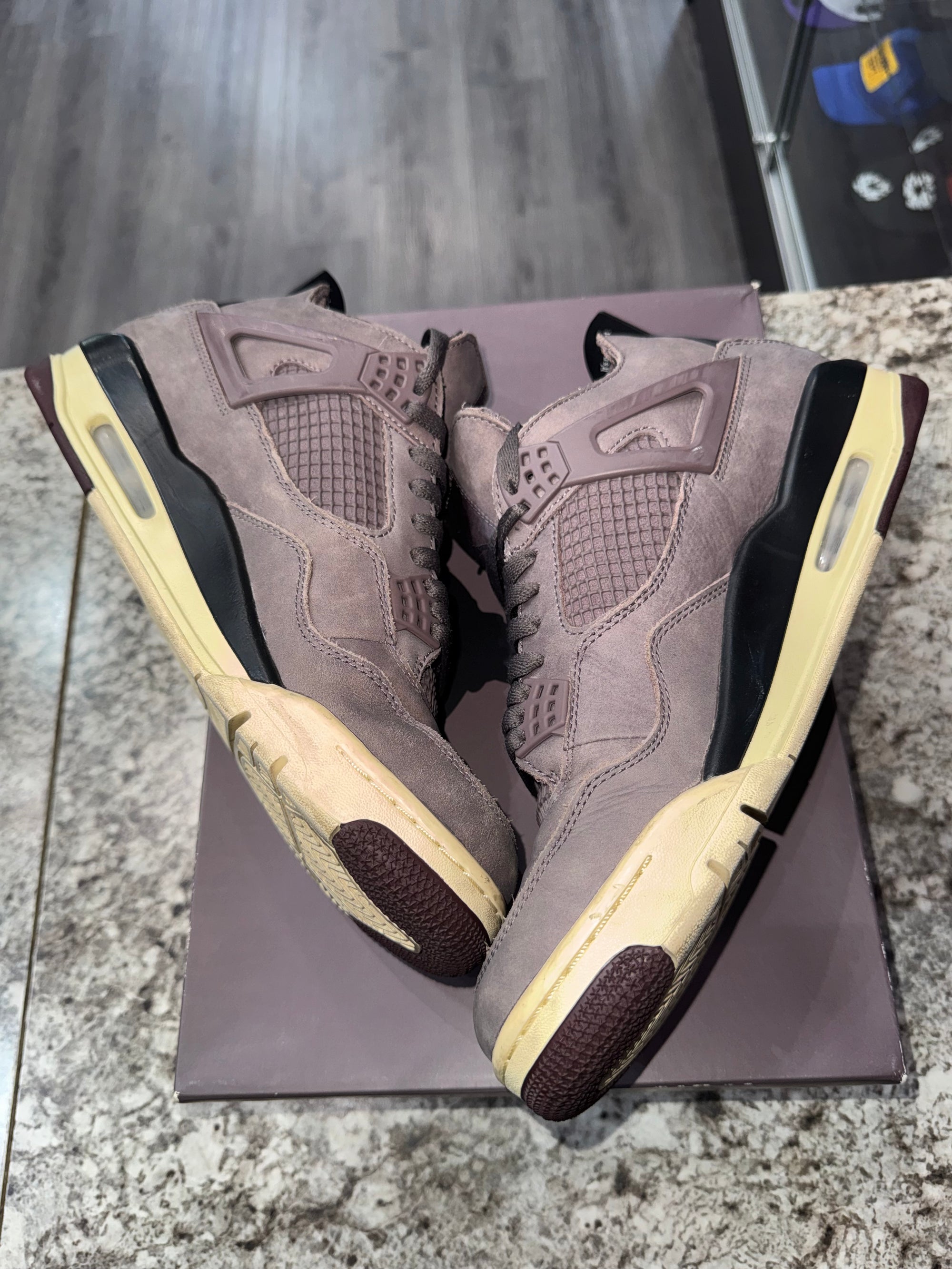 Jordan 4 Retro SP A Ma Maniére Violet Ore