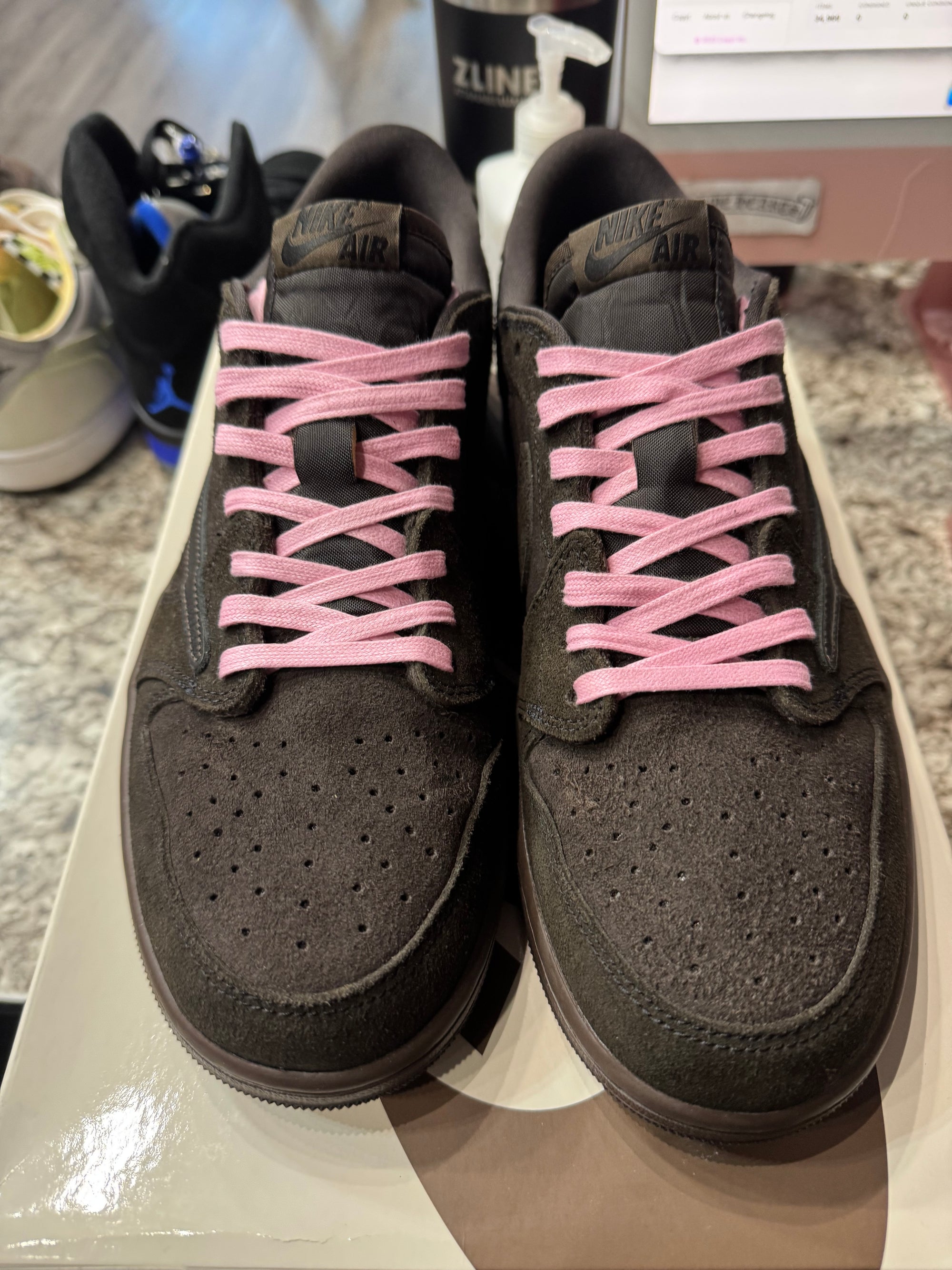 Jordan 1 Retro Low OG SP Travis Scott Velvet Brown