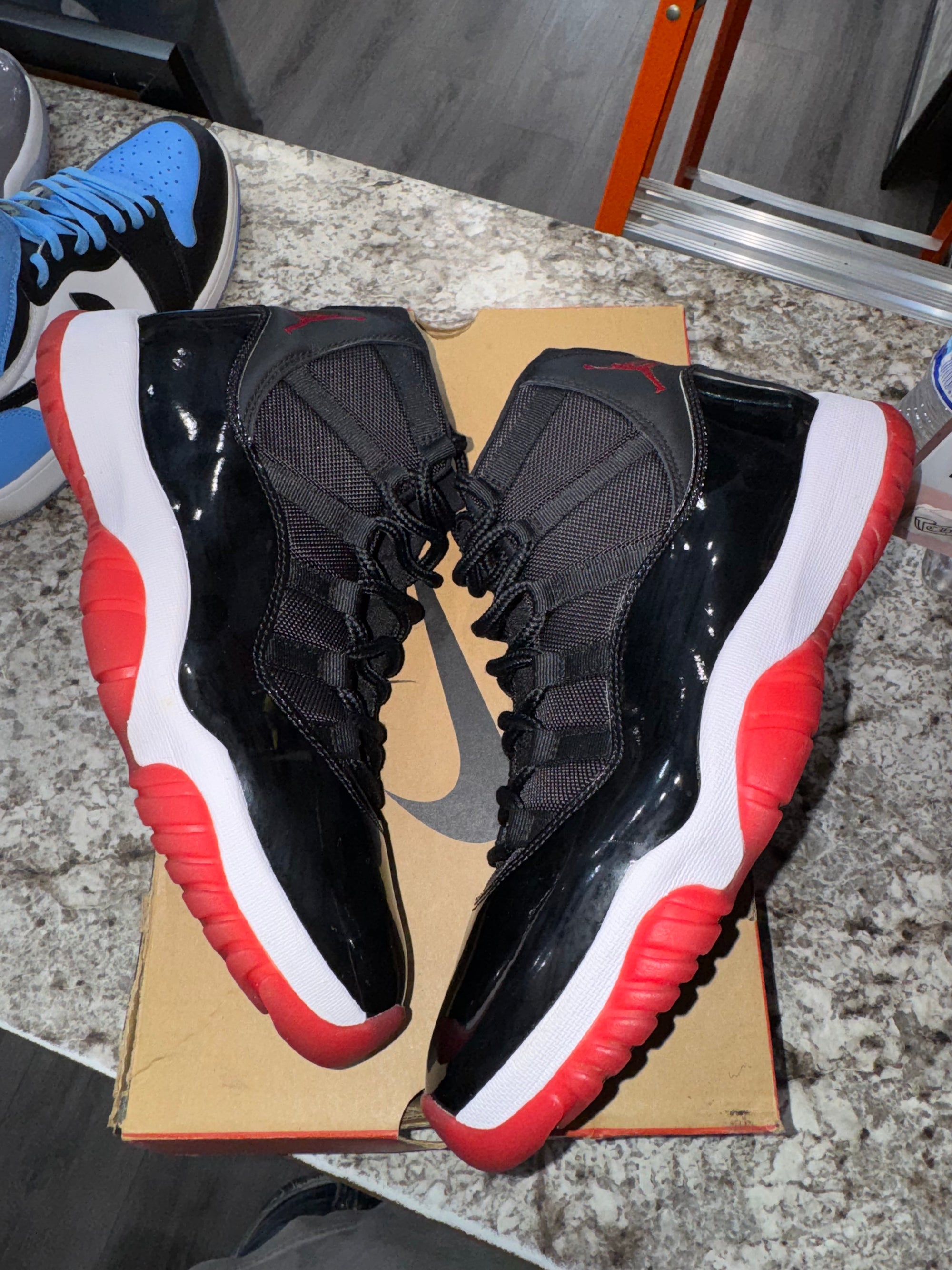 Jordan 11 Retro Playoffs Bred (2019)