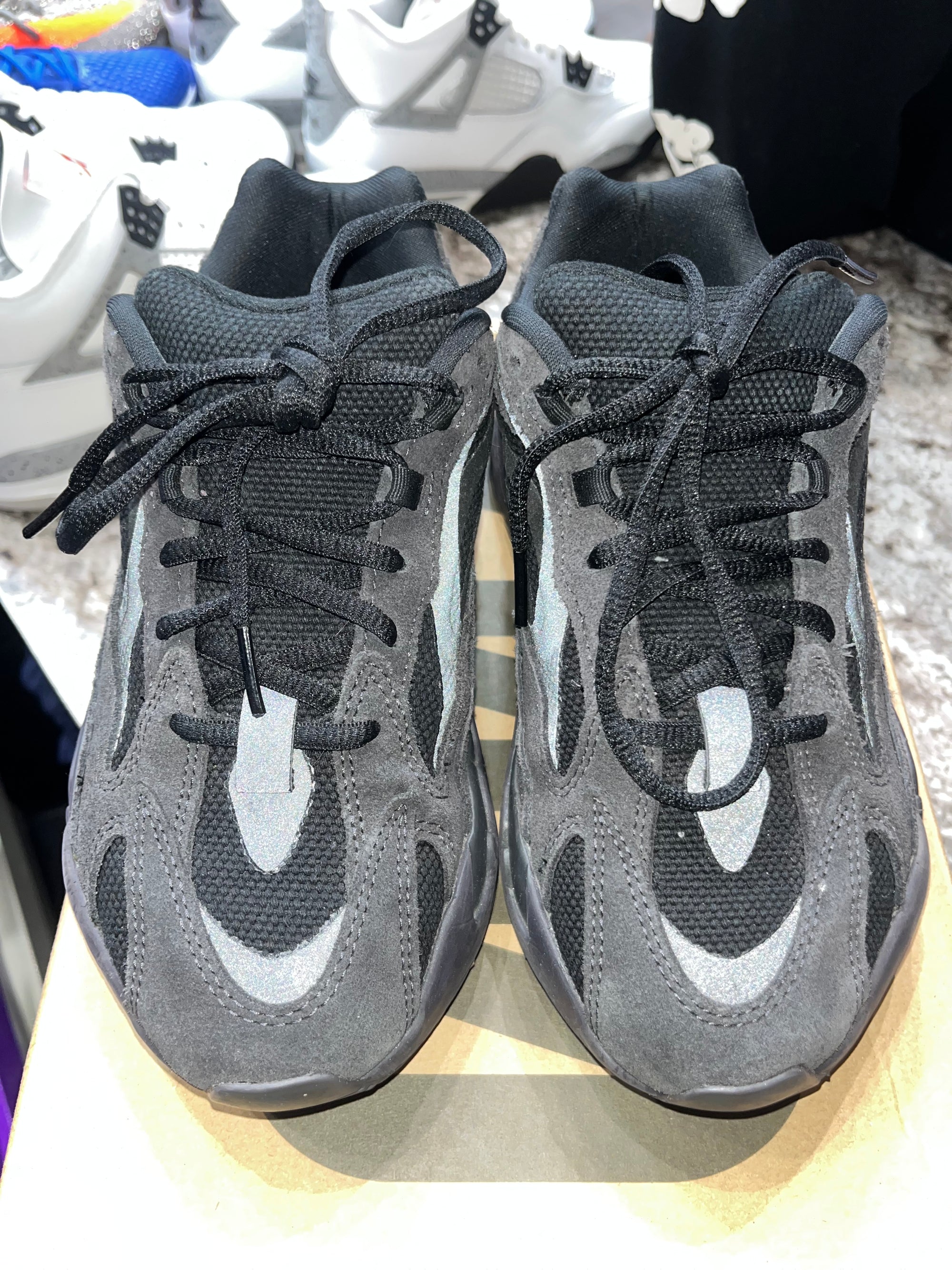 adidas Yeezy Boost 700 V2 Vanta