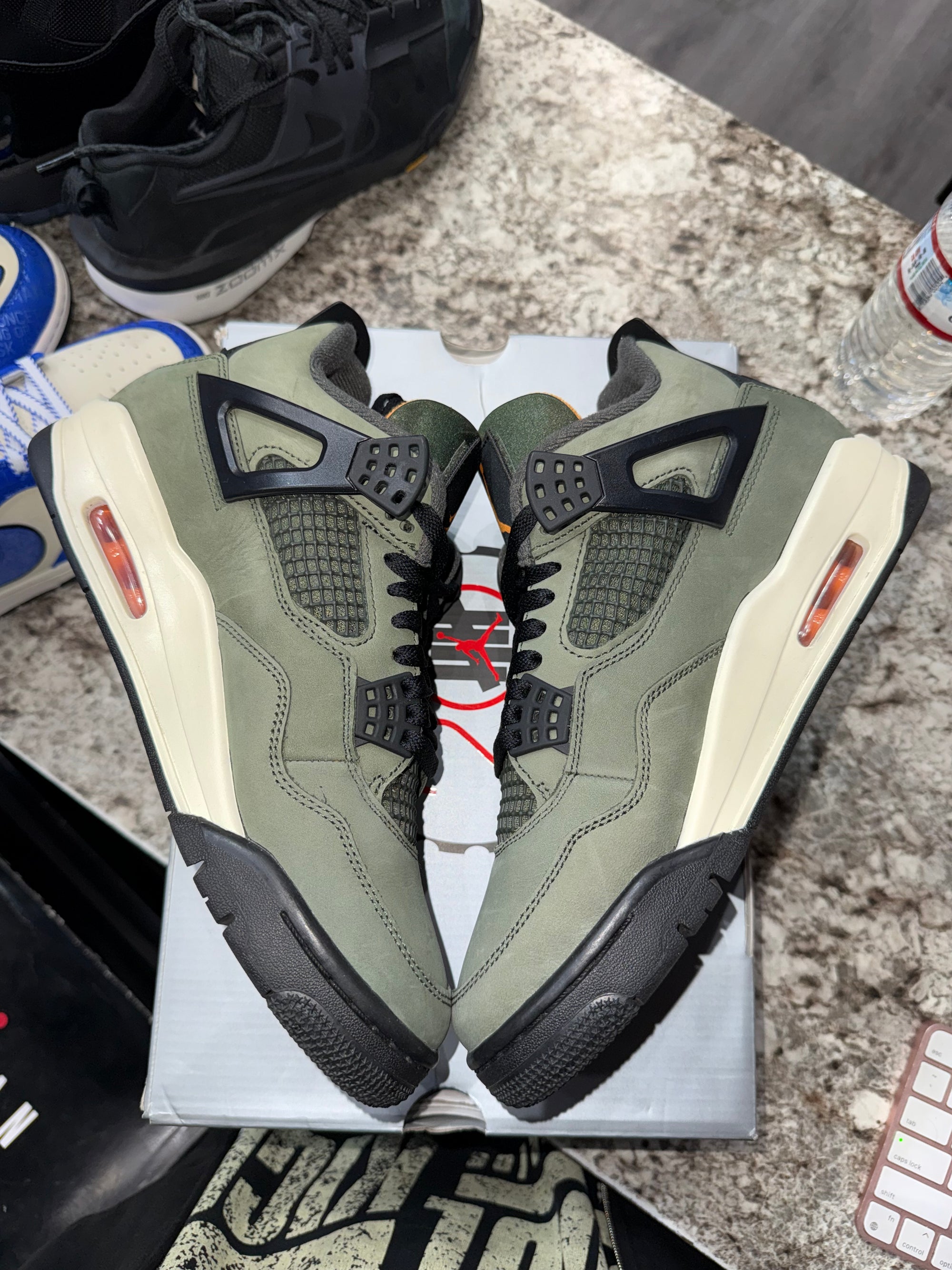 Jordan 4 Retro OG SP Undefeated (2025)