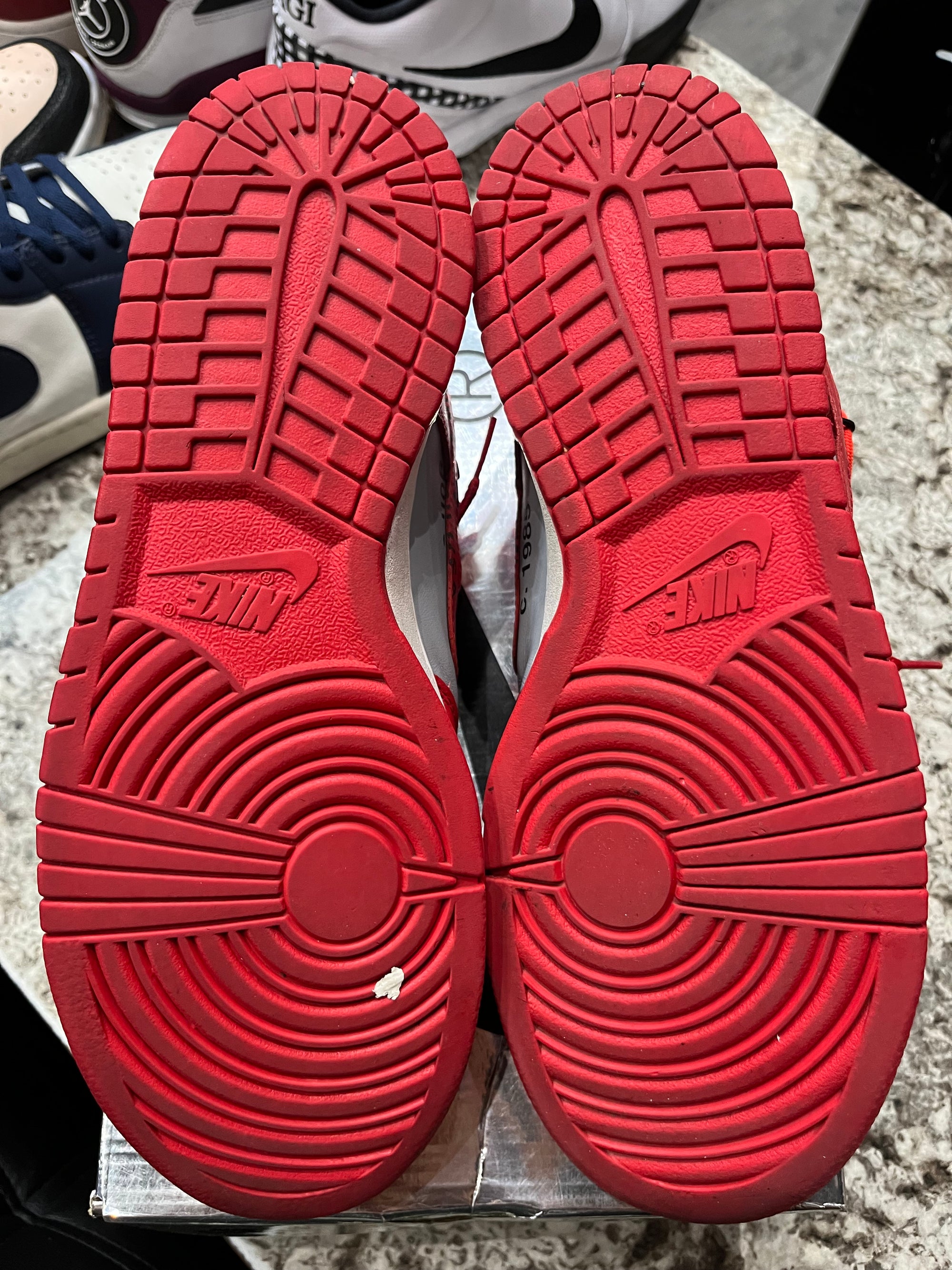 Nike Dunk Low Off-White University Red