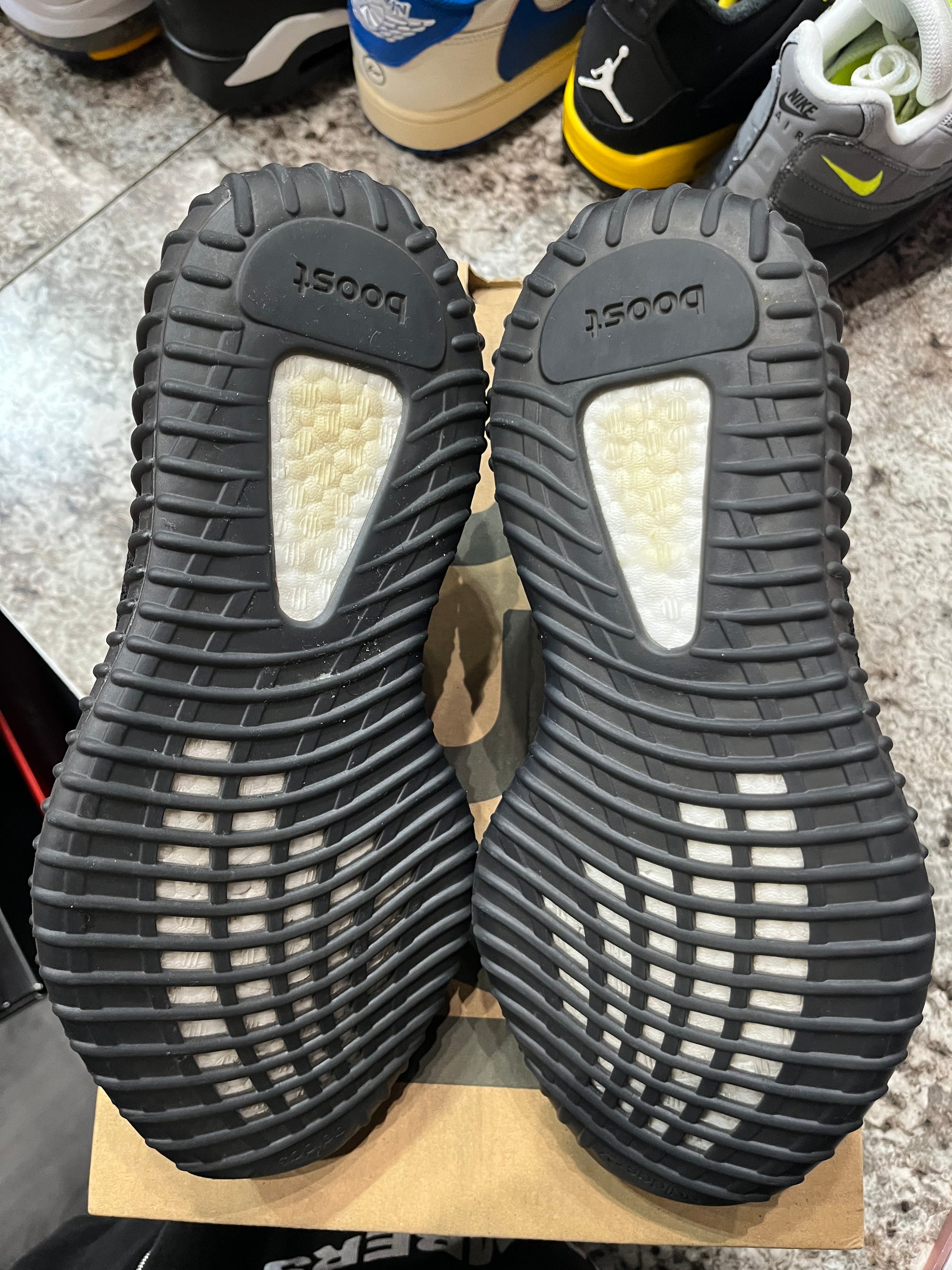 adidas Yeezy Boost 350 V2 Core Black Red