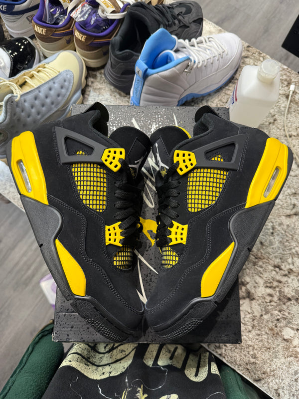 Jordan 4 Retro Thunder (2023)
